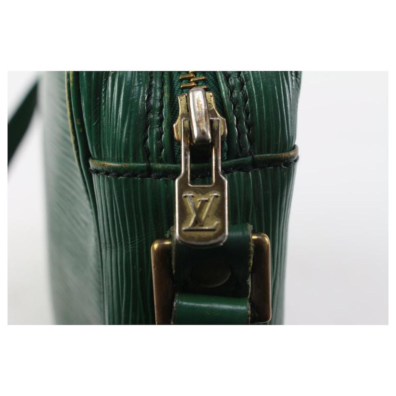 Louis Vuitton Green Epi Leather Trocadero Crossbody Bag 2LV1015 ref.405166  - Joli Closet