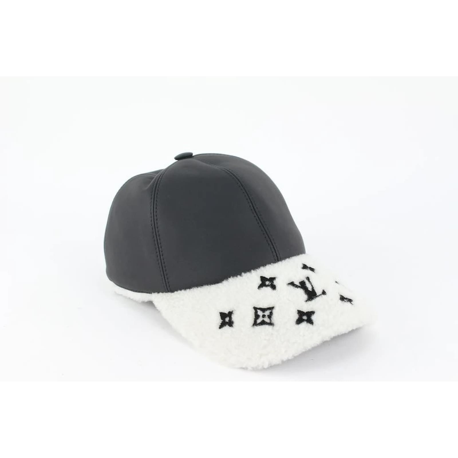 Louis Vuitton Large Black x White Monogram Shearling Cap ous Pas Baseball  Hat Leather ref.406231 - Joli Closet