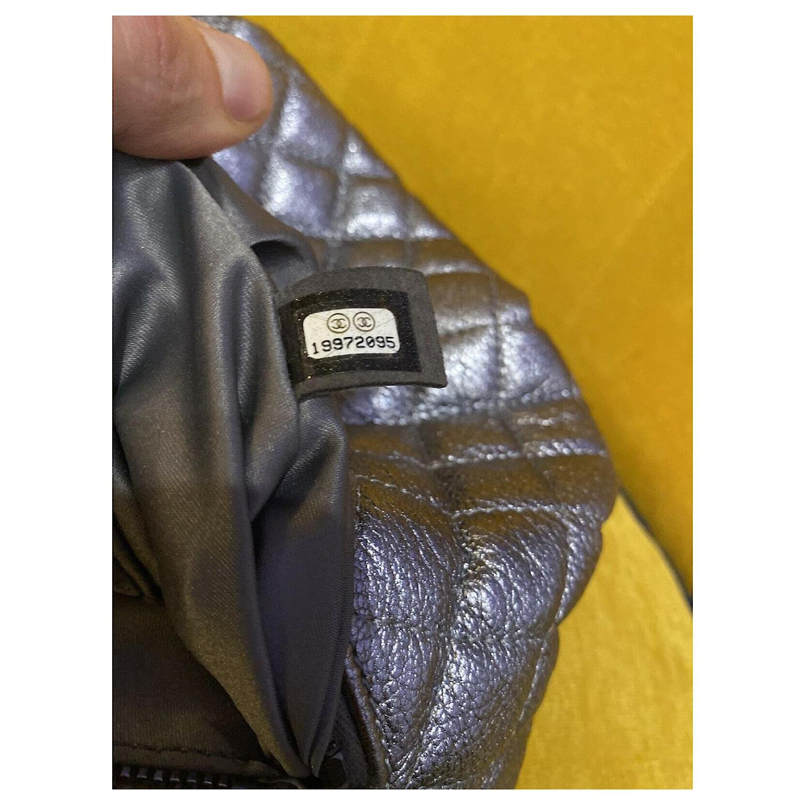 CHANEL Metallic Goatskin Quilted Banane Waist Bag Fanny Pack Silver Silvery  Leather  - Joli Closet