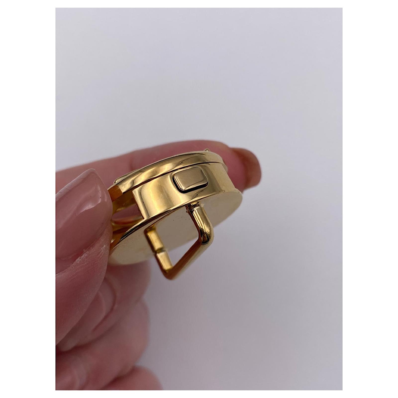 Louis Vuitton bracelet Golden Metal ref.429555 - Joli Closet