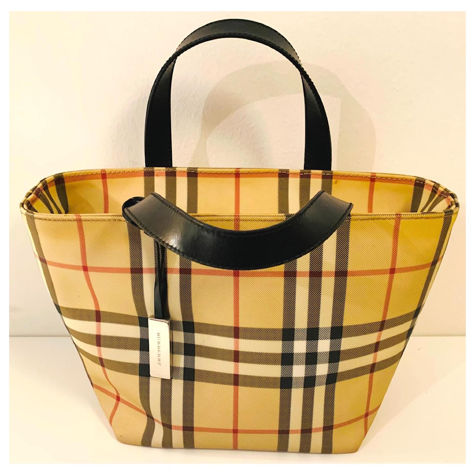 Burberry Handbags Cloth ref.921365 - Joli Closet