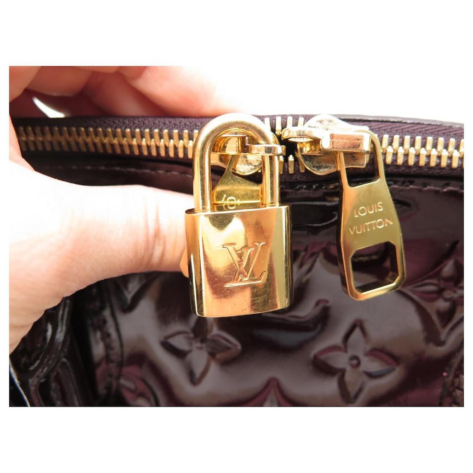 NEW LOUIS VUITTON SANTA MONICA M HANDBAG50423 LACQUERED MONOGRAM LEATHER BAG  Purple Patent leather ref.410994 - Joli Closet