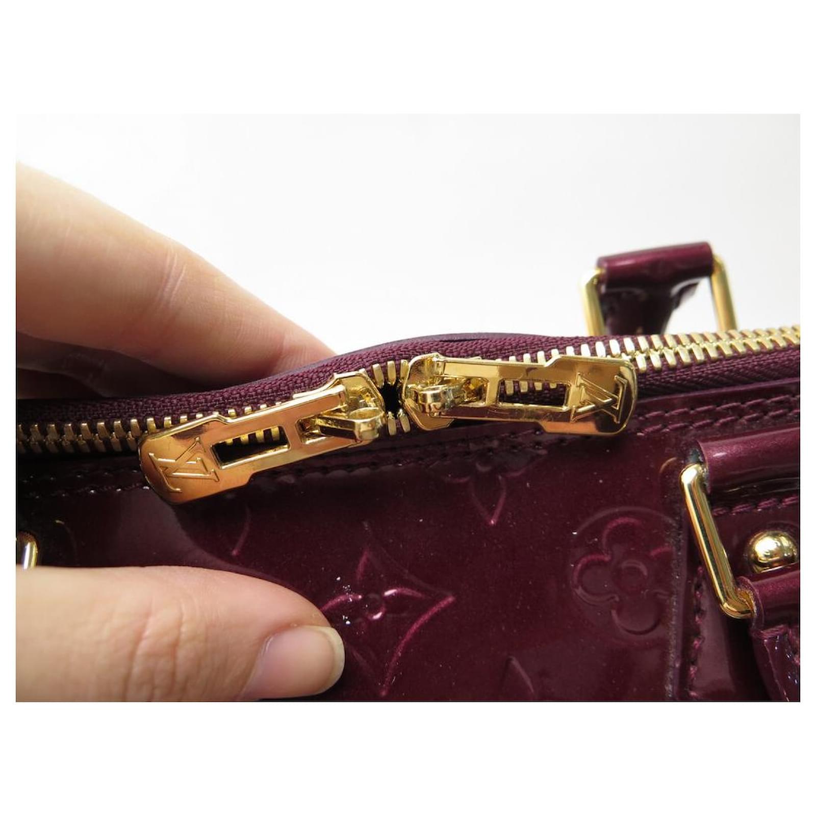 NEW LOUIS VUITTON ALMA GM HANDBAG IN MONOGRAM LEATHER PATENT AMARANTE BAG  Dark red Patent leather ref.411239 - Joli Closet