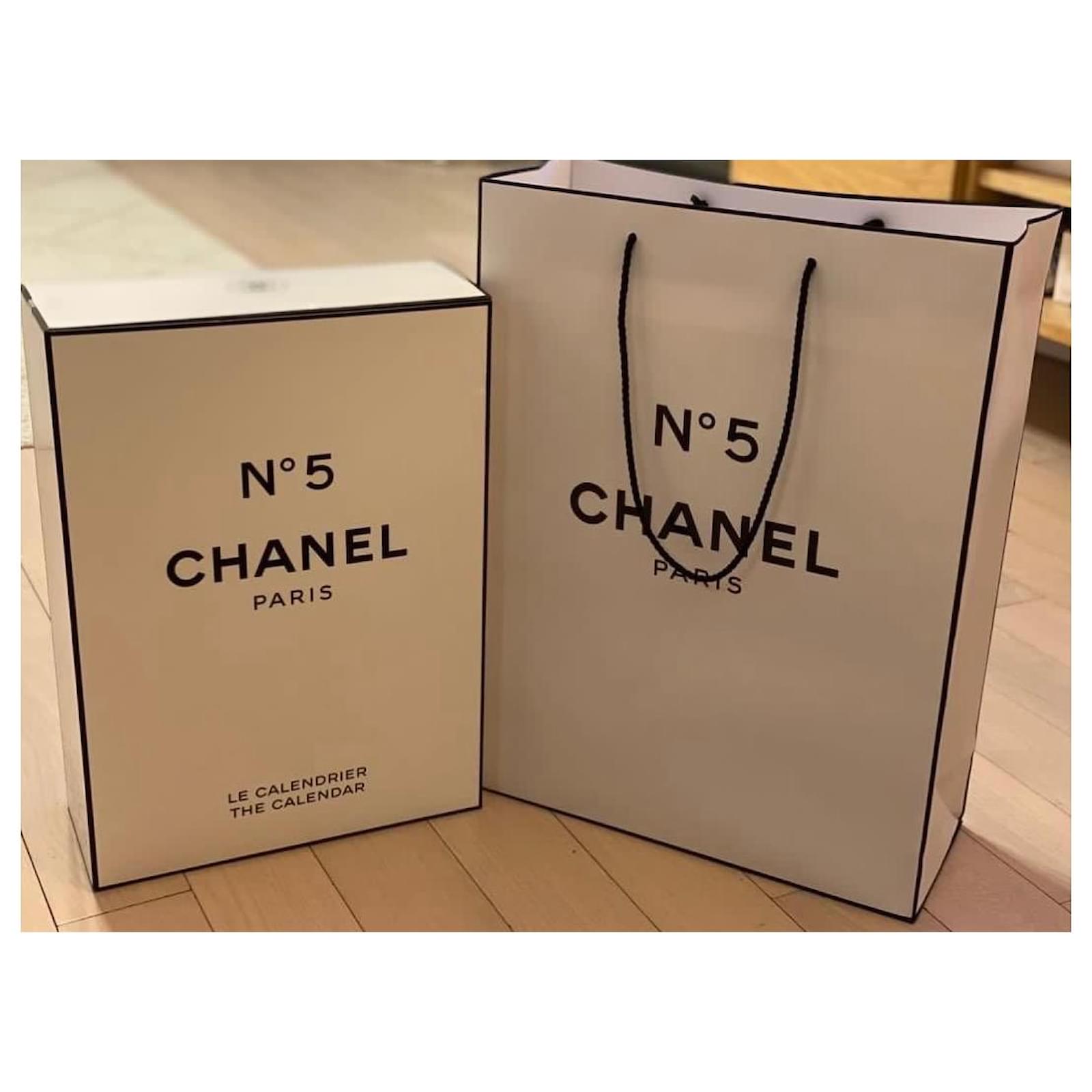 Chanel advent Calendar - SOLD OUT everywhere White ref.510053 - Joli Closet
