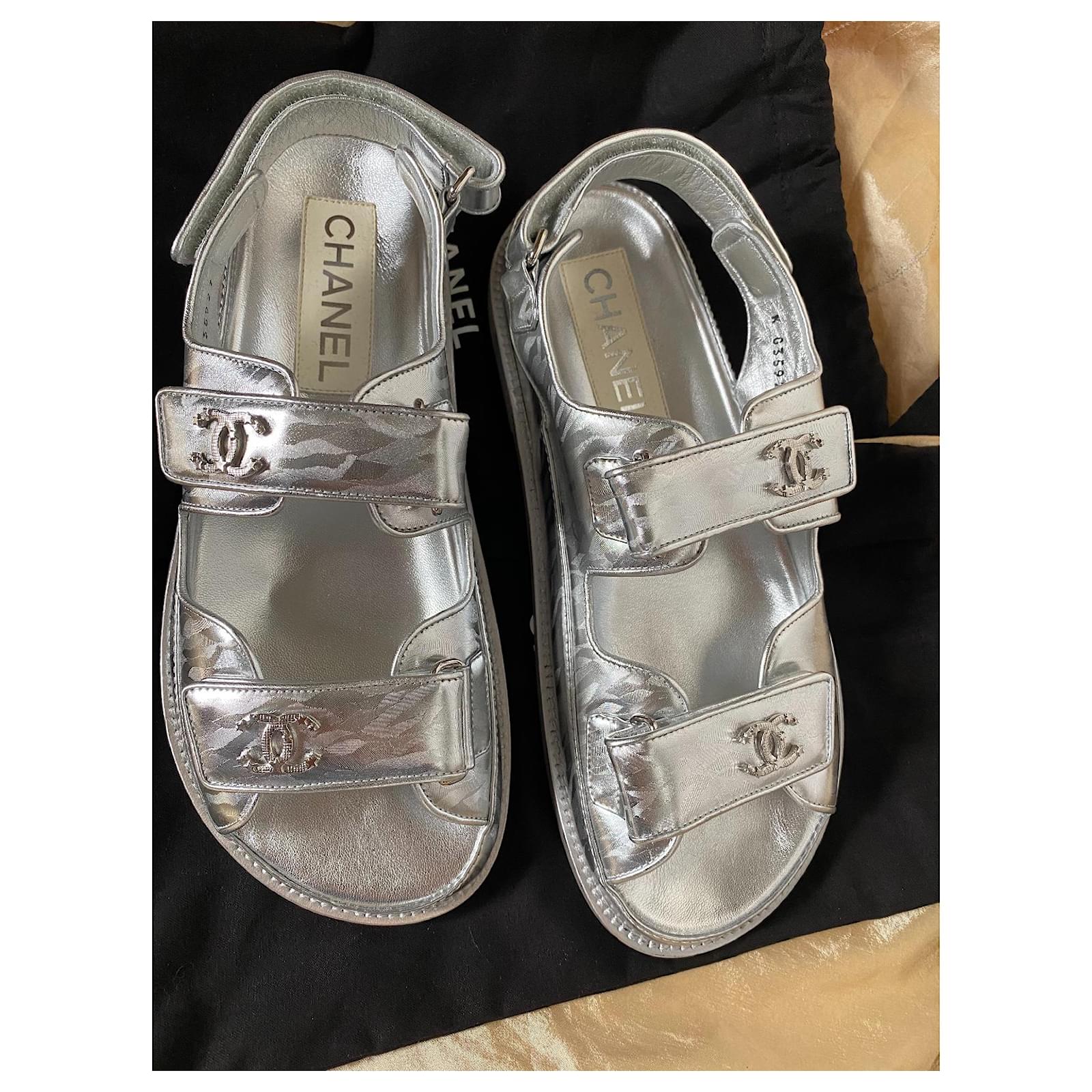 Chanel DAD sandals Silvery Leather ref.415033 - Joli Closet