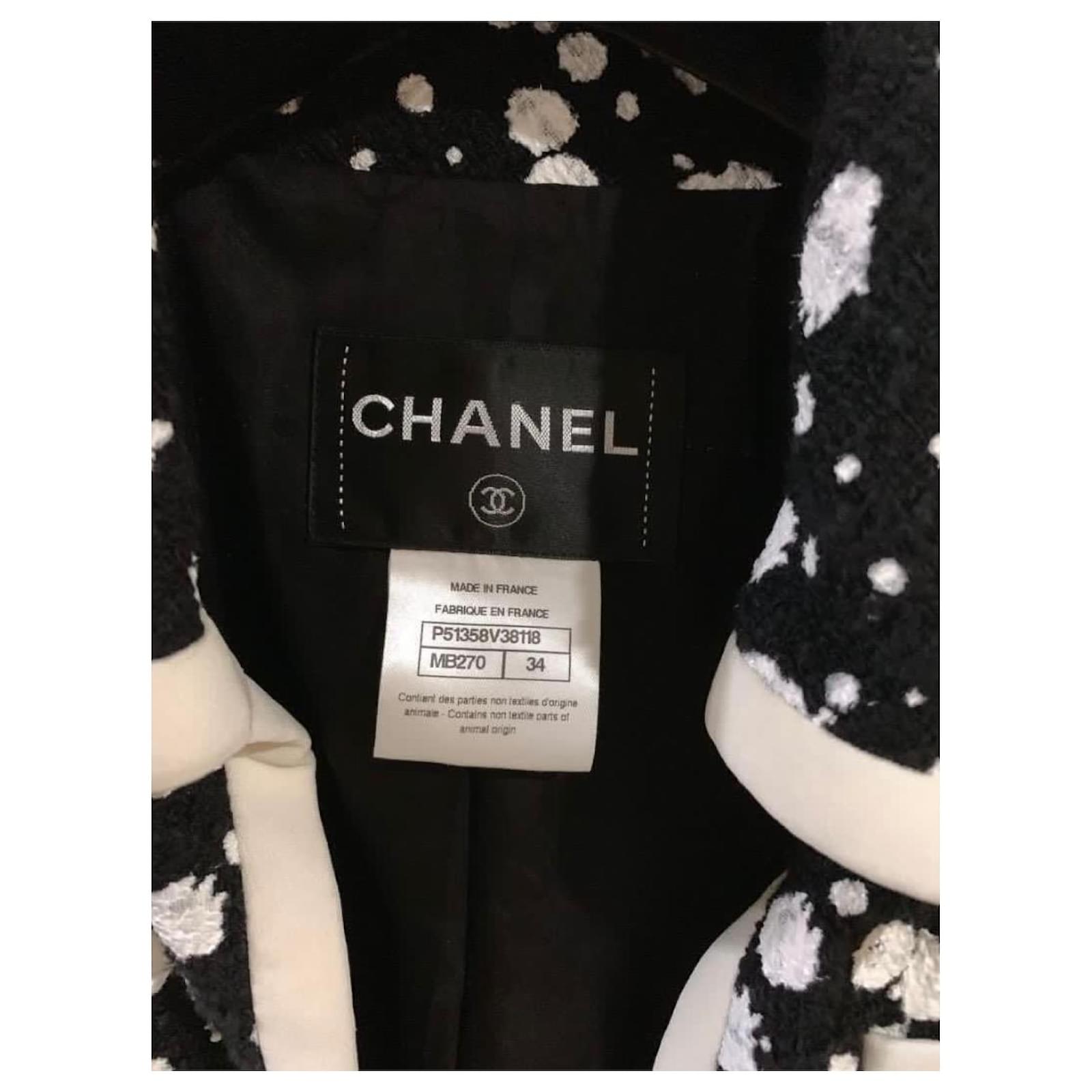 Chanel 2015 Dubai Resort Holograph Black amp White Jacket Pant Suit Size  42  eBay