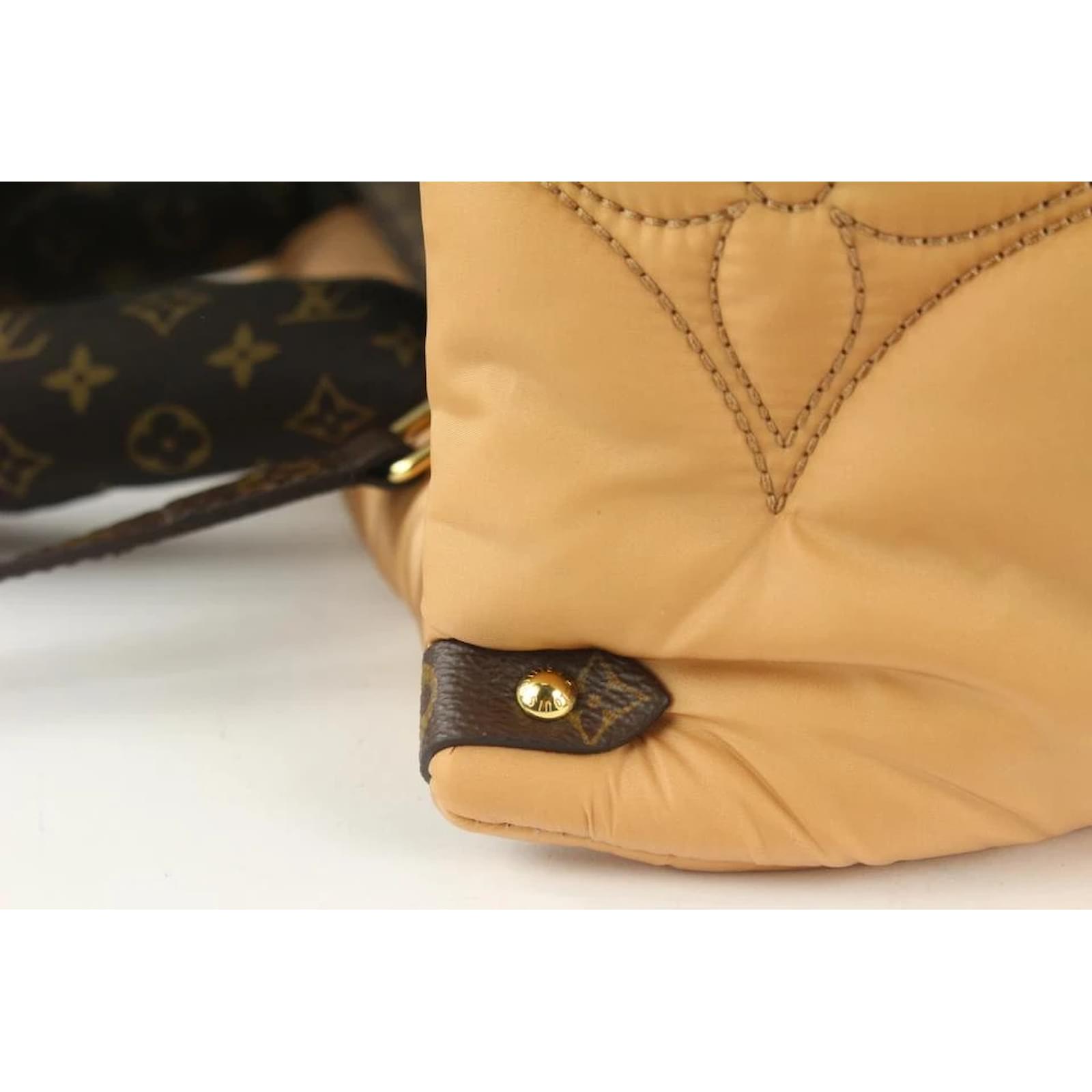 Louis Vuitton Stitched Teddy Pullover Beige Cotton ref.981097 - Joli Closet