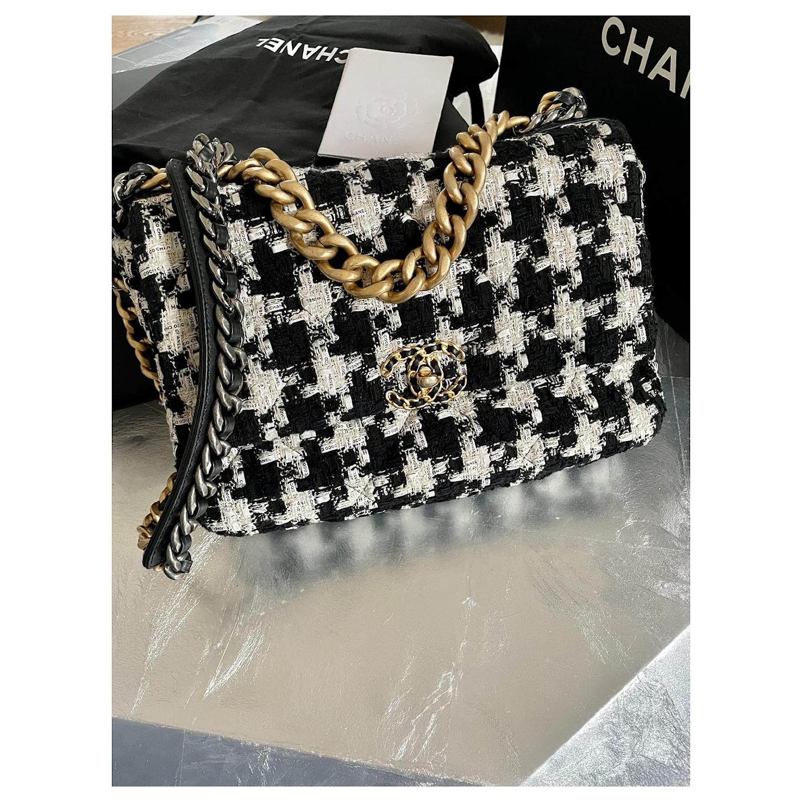 Chanel Large 19 flap bag in ribbon houndstooth tweed