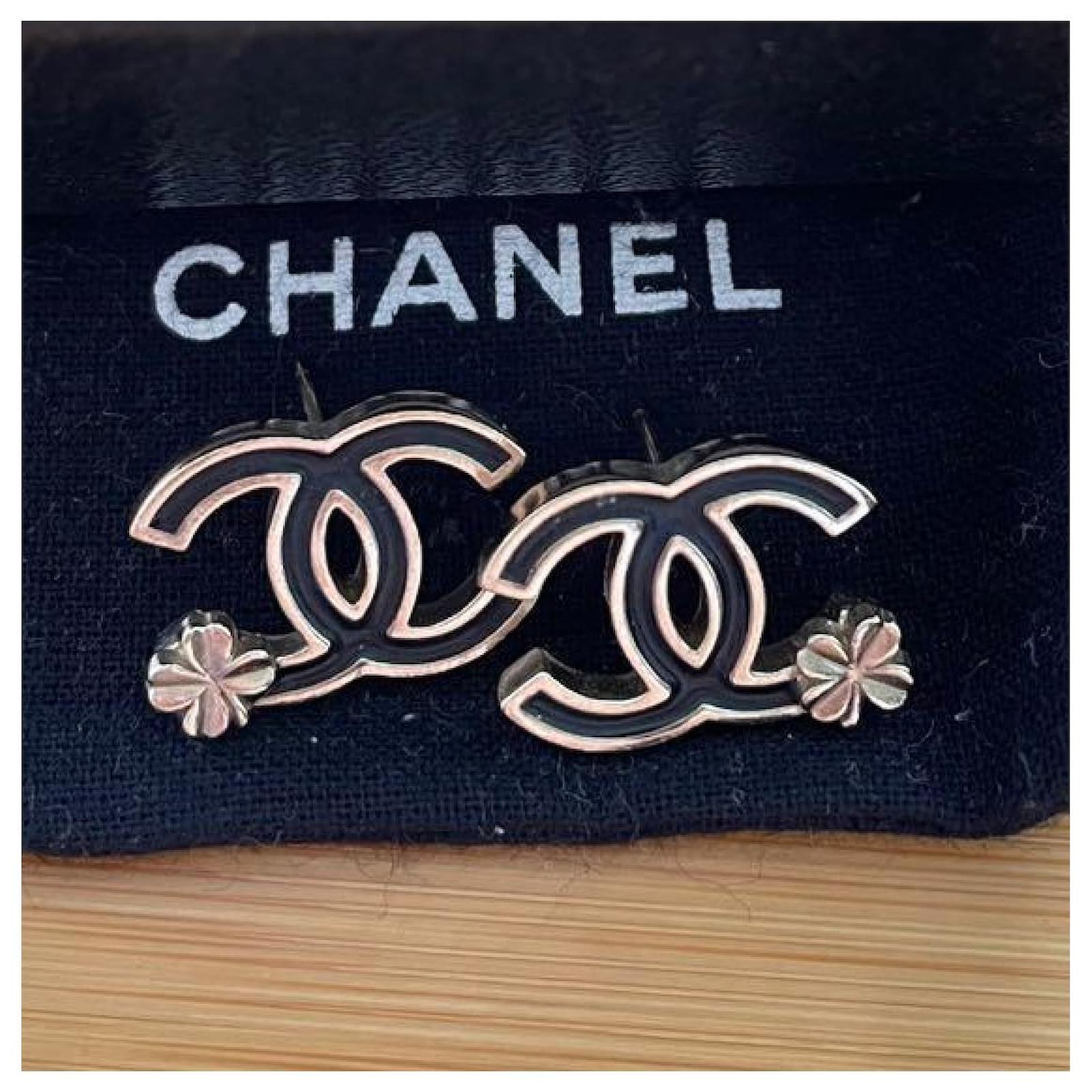 Chanel CC Logo Black Enamel Flower earrings Metal ref.417531 - Joli Closet