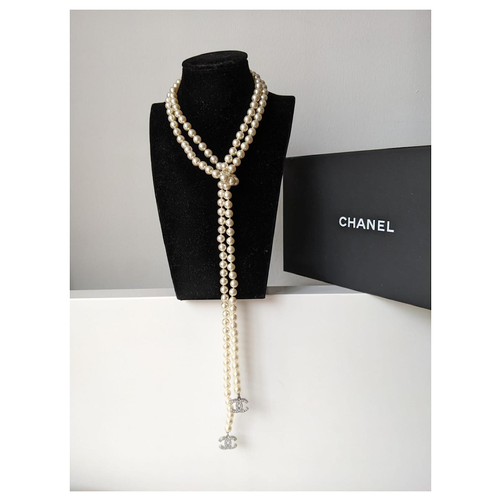 Chanel CC logo 10V Long Pearl one strand necklace White Metal ref.418971 -  Joli Closet