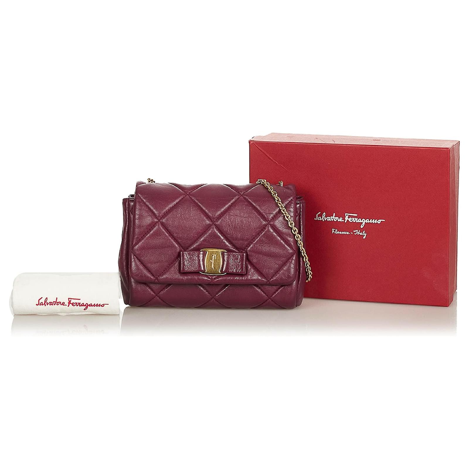 Vara leather crossbody bag Salvatore Ferragamo Red in