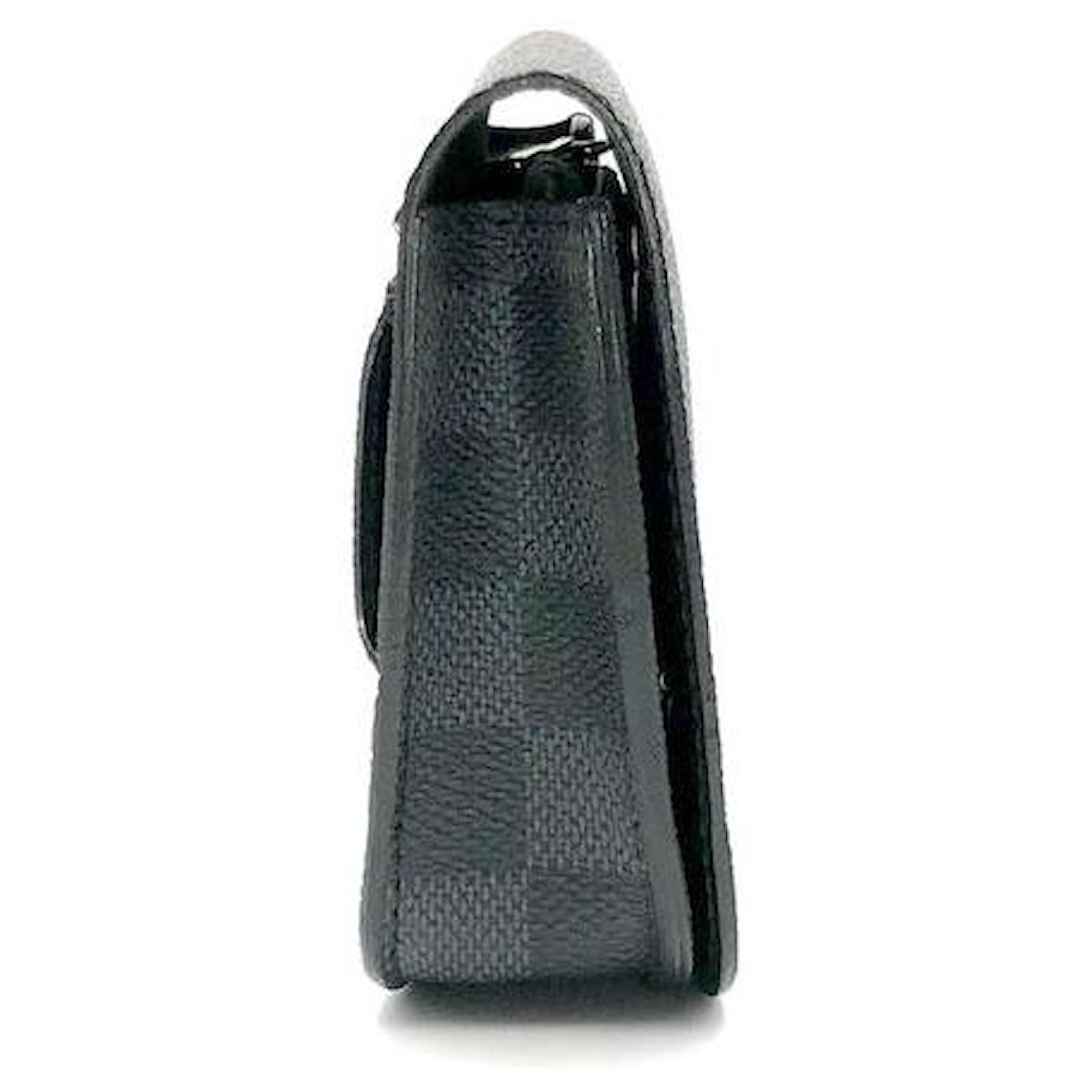 Louis Vuitton belt bag in damier graphite canvas Grey Cloth ref.419406 -  Joli Closet
