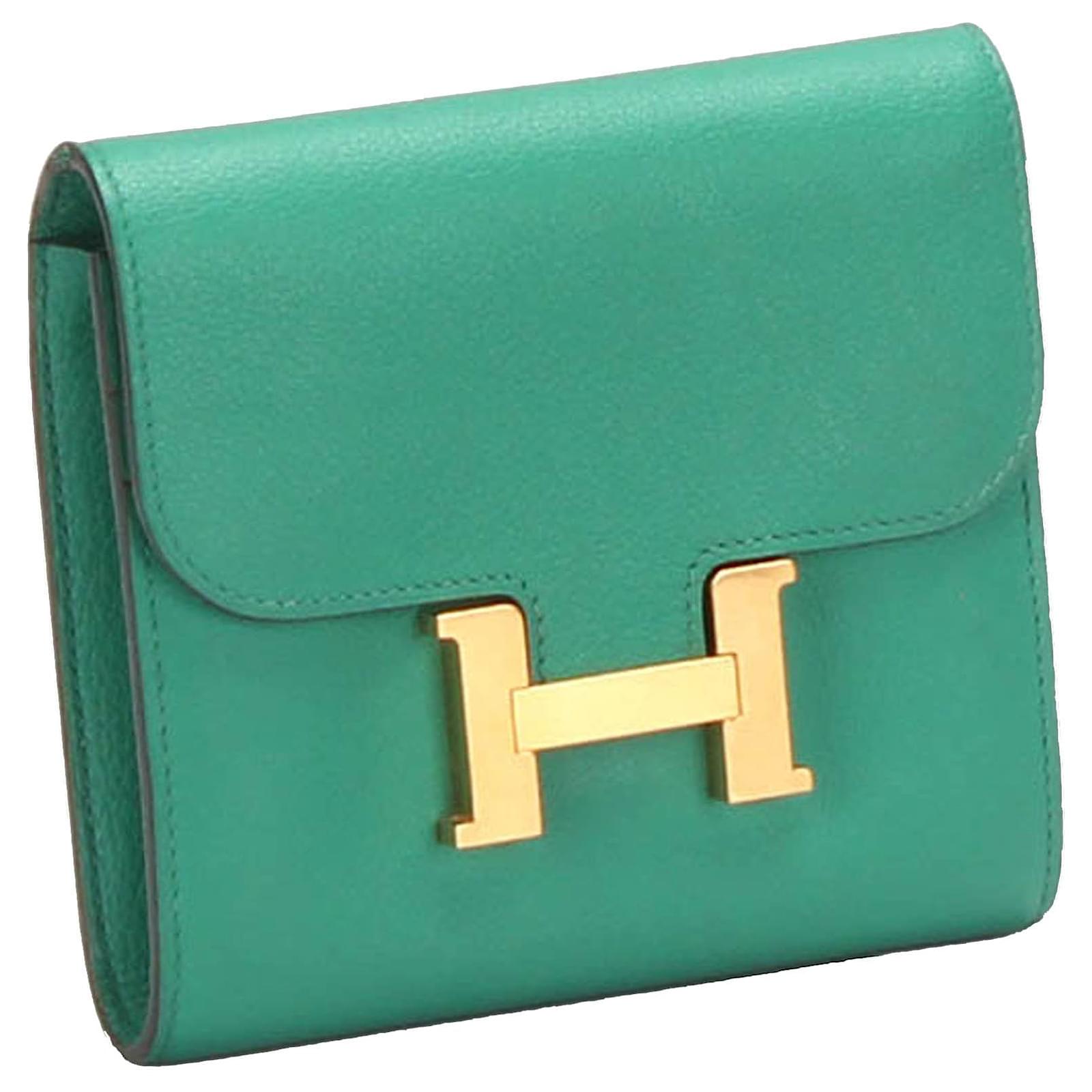 Hermès Hermes Green Epsom Constance Compact Wallet Golden Leather Metal  Pony-style calfskin ref.420063 - Joli Closet