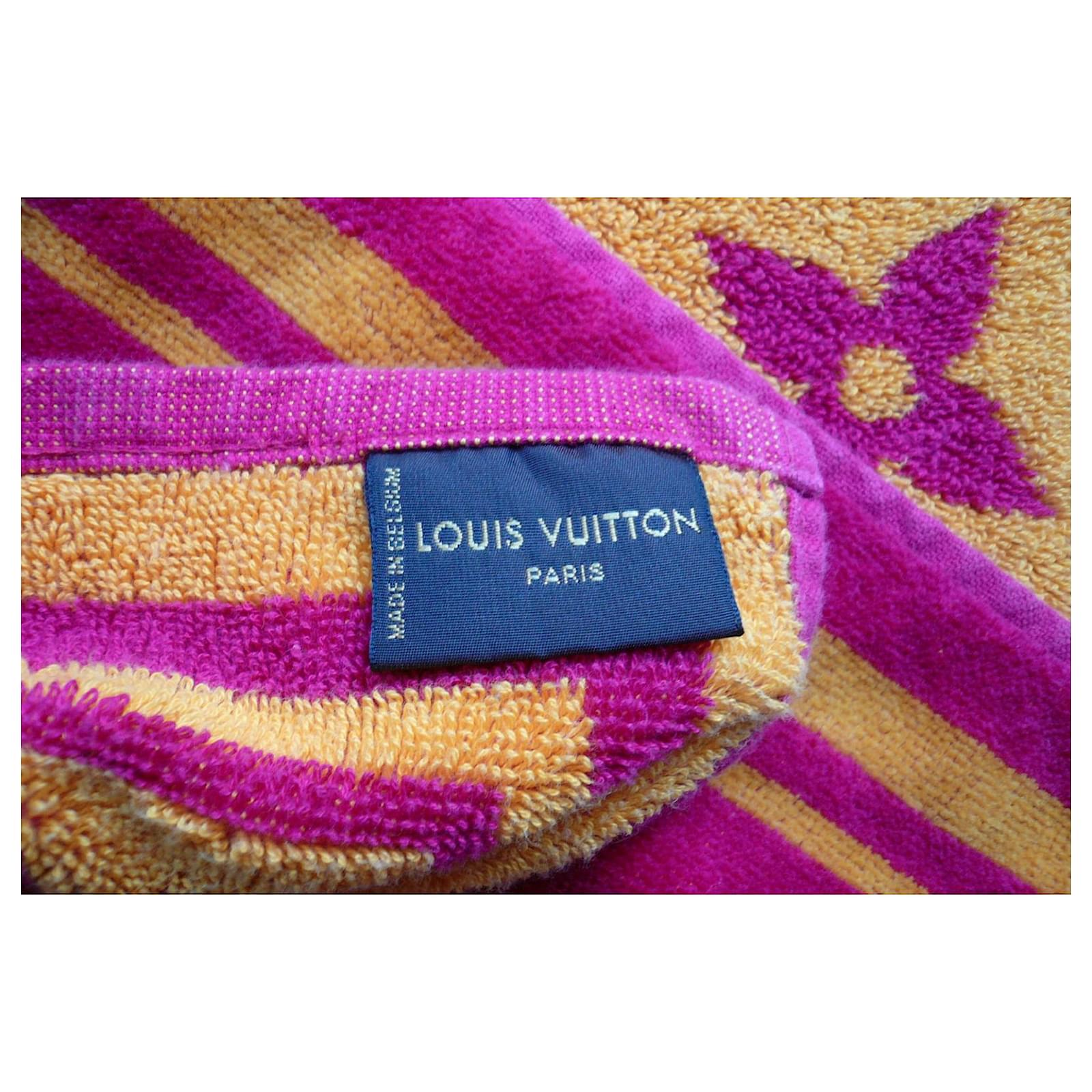 LOUIS VUITTON Beach towel MONOGRAM NEW CONDITION Multiple colors Cotton  ref.420120 - Joli Closet