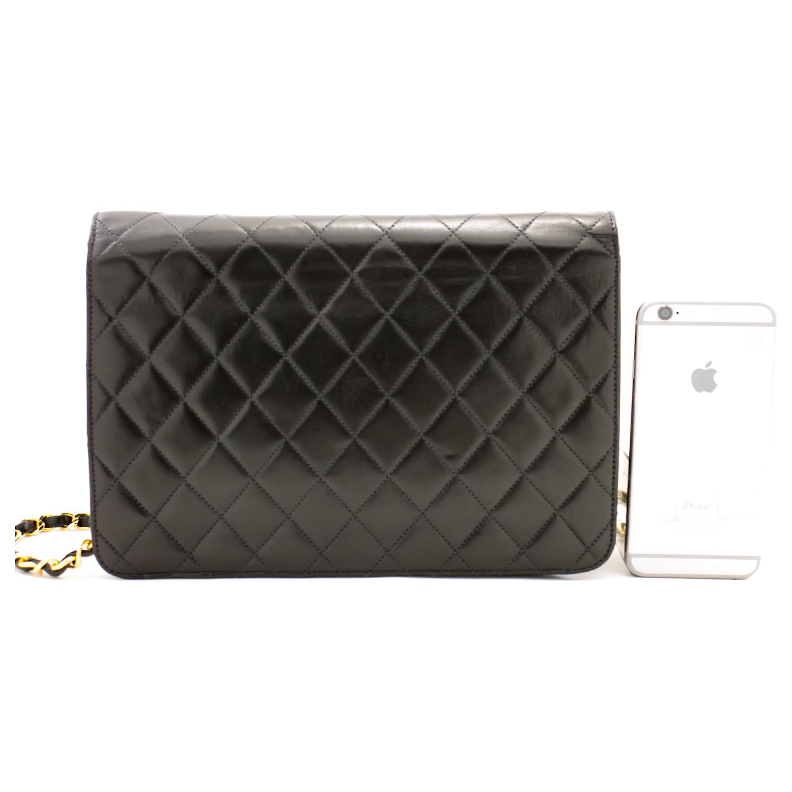 CHANEL Chain Shoulder Bag Clutch Black Quilted Flap Lambskin Leather  ref.421326 - Joli Closet