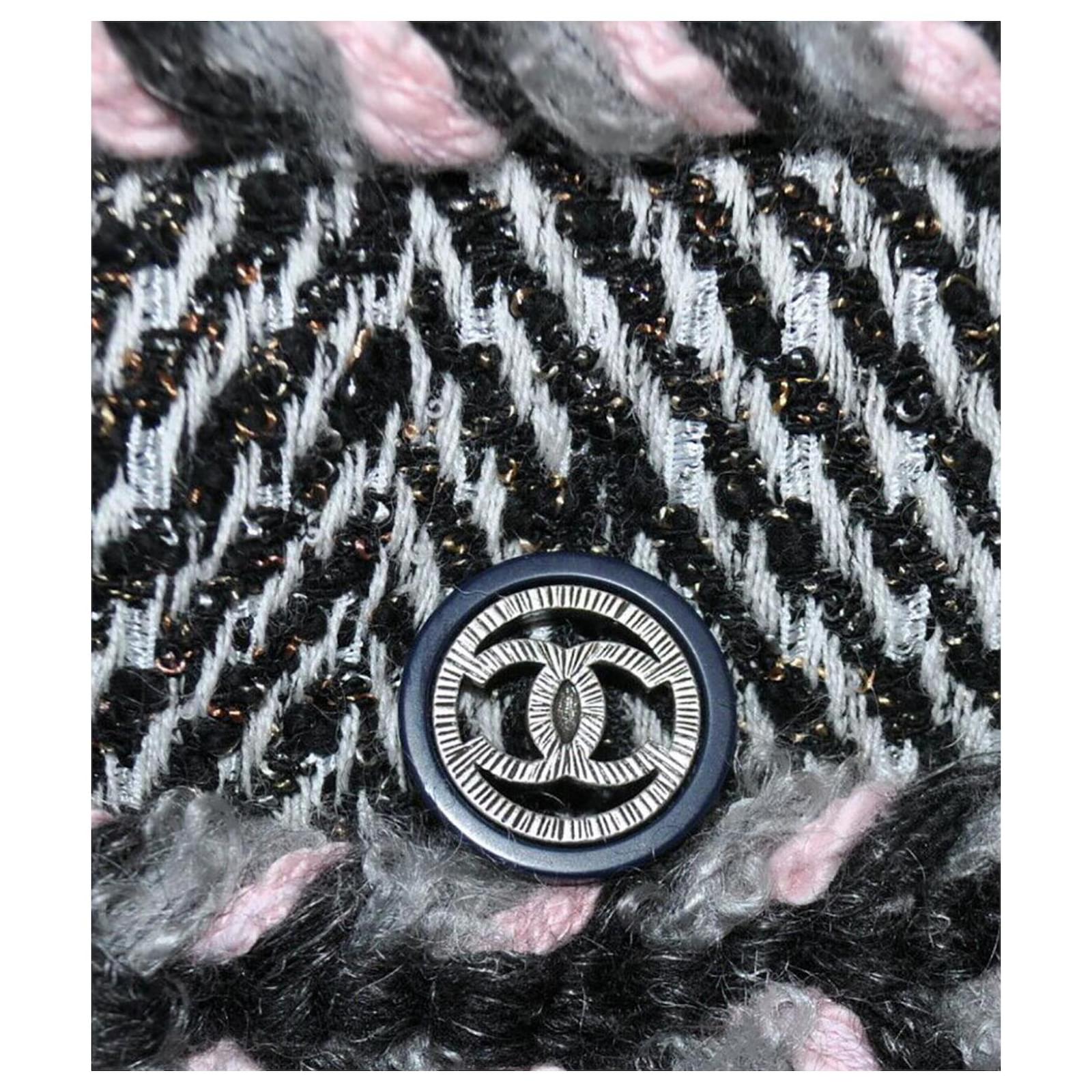 Chanel 25P Long-Sleeve Top White Tweed Pearl Buttons 237299 main image 0