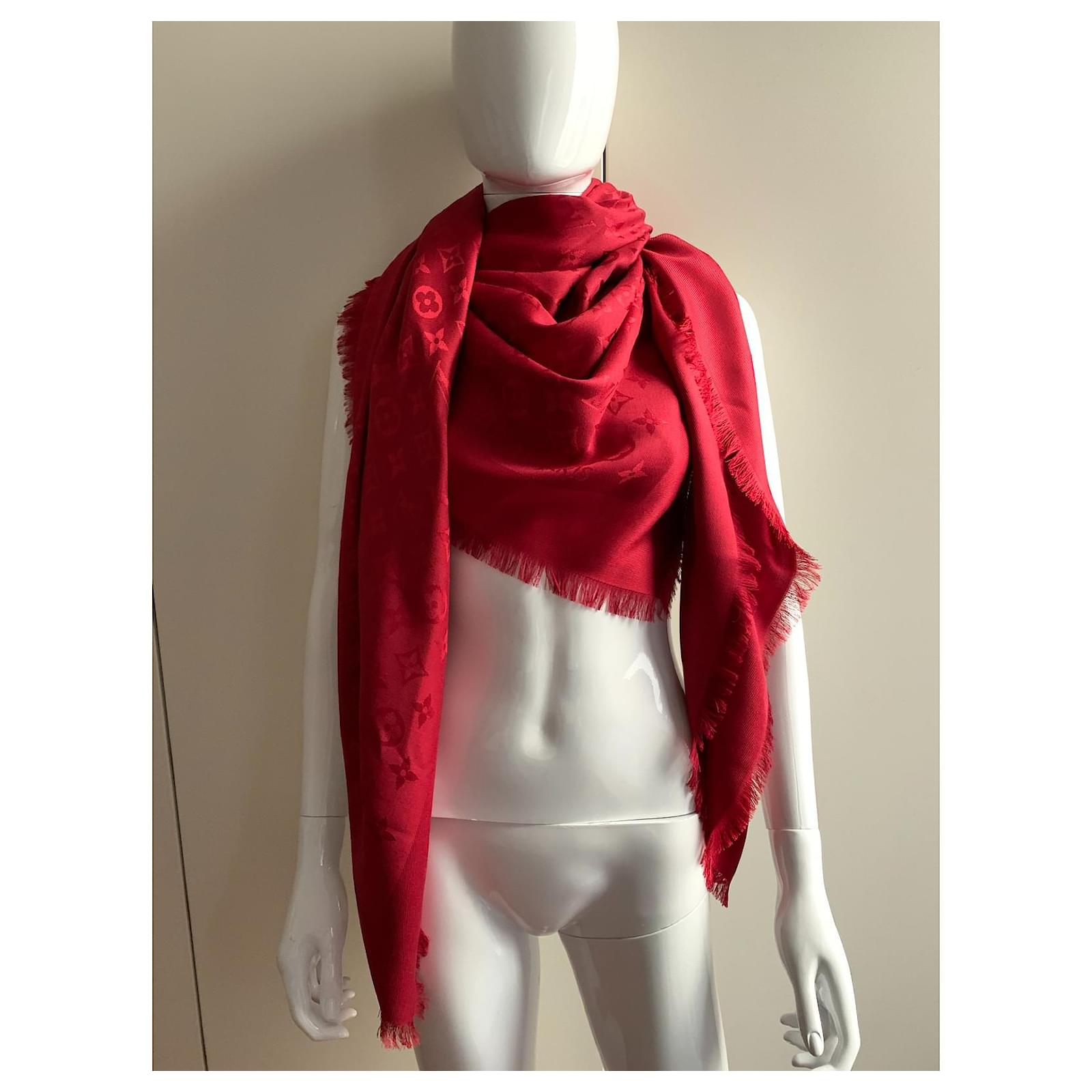 Scialle Louis Vuitton in seta e lana rossa con stampa mo…