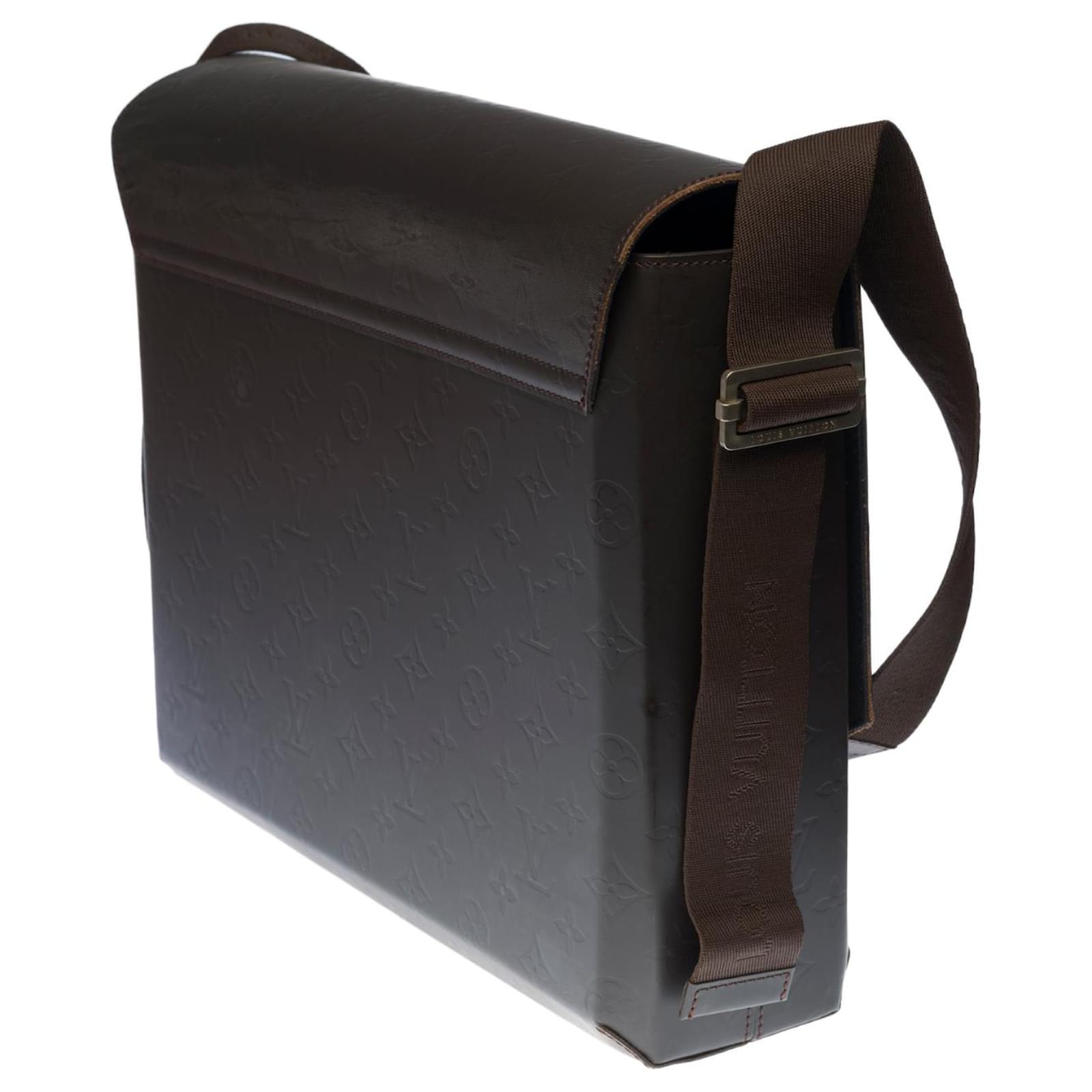 Louis Vuitton Superb Fonzie men's messenger bag in brown monogram