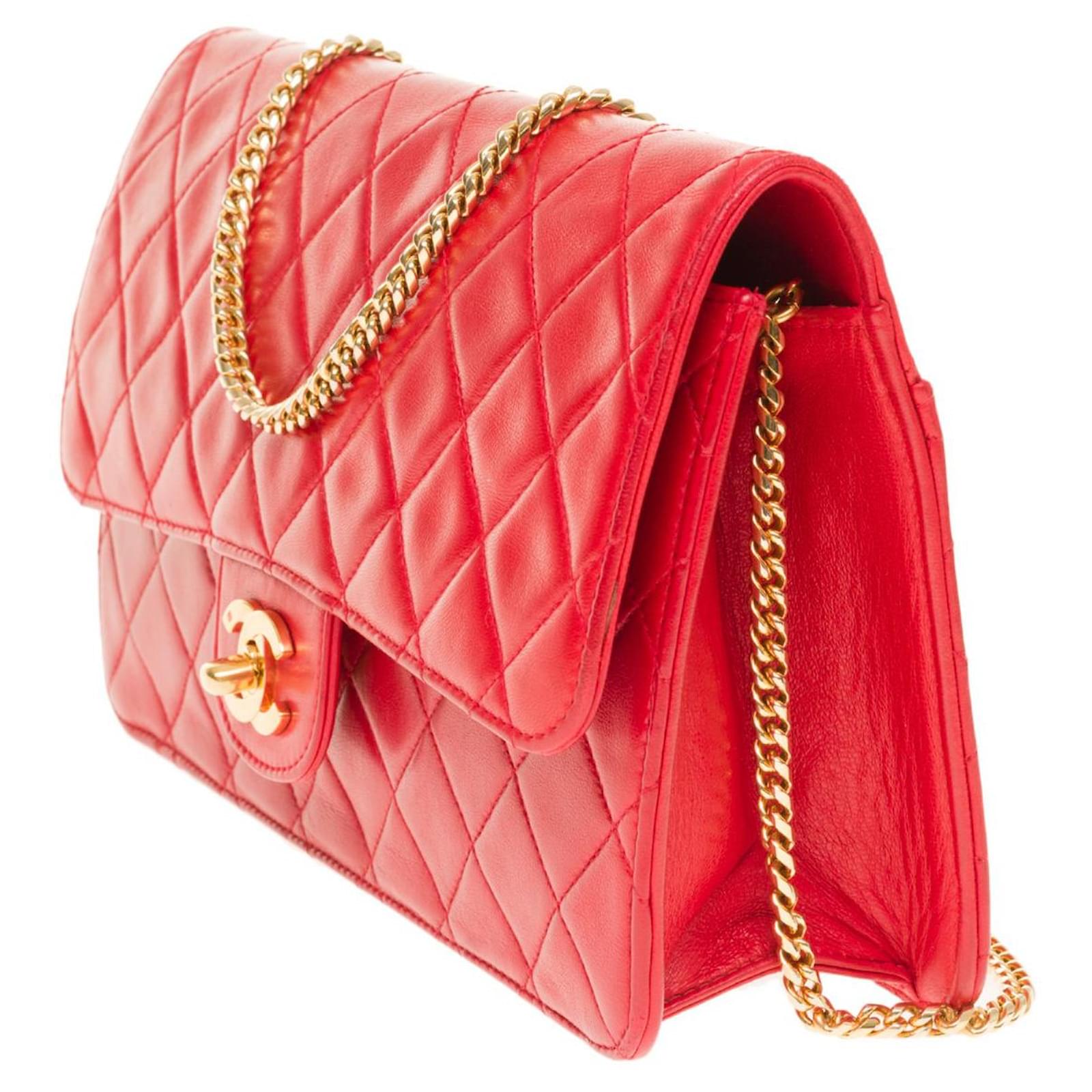 Timeless Chanel classic small Red Leather ref.943708 - Joli Closet