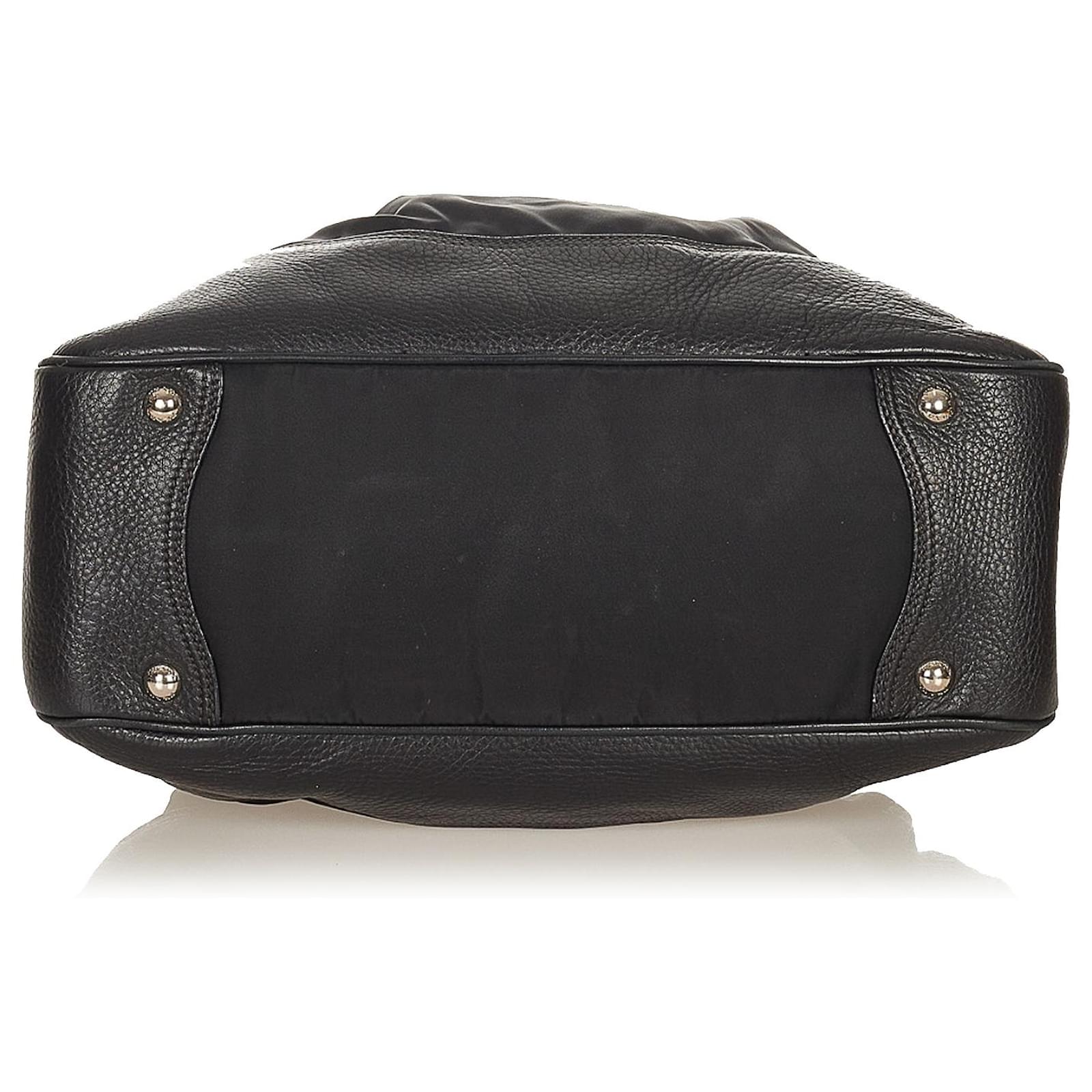 Sac seau Prada Tessuto Noir Cuir Veau fa?�on poulain Nylon Tissu ref.424442 - Joli Closet