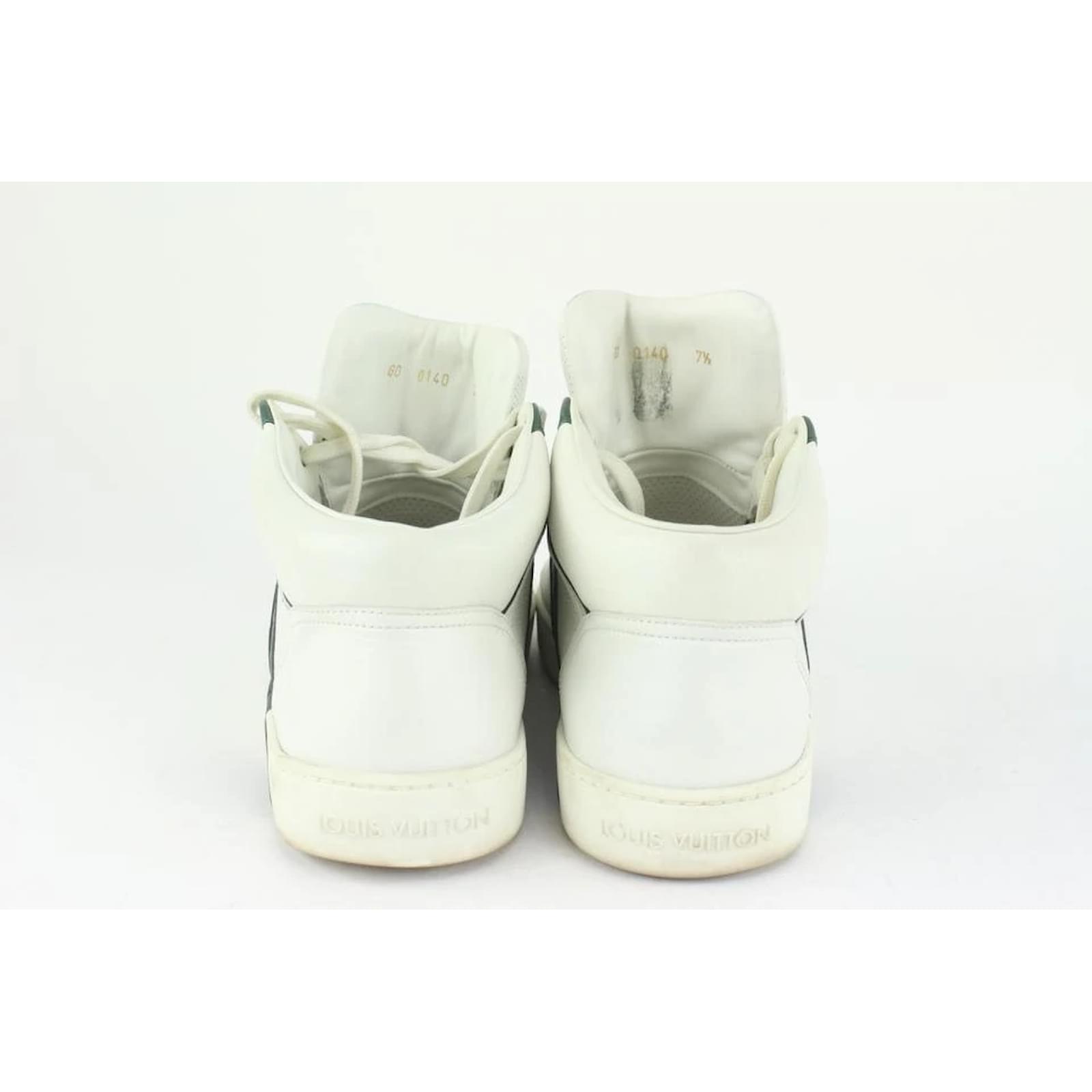 Louis Vuitton men's 8.5 US Greenx White Damier Infini Leather Sneaker  ref.424956 - Joli Closet