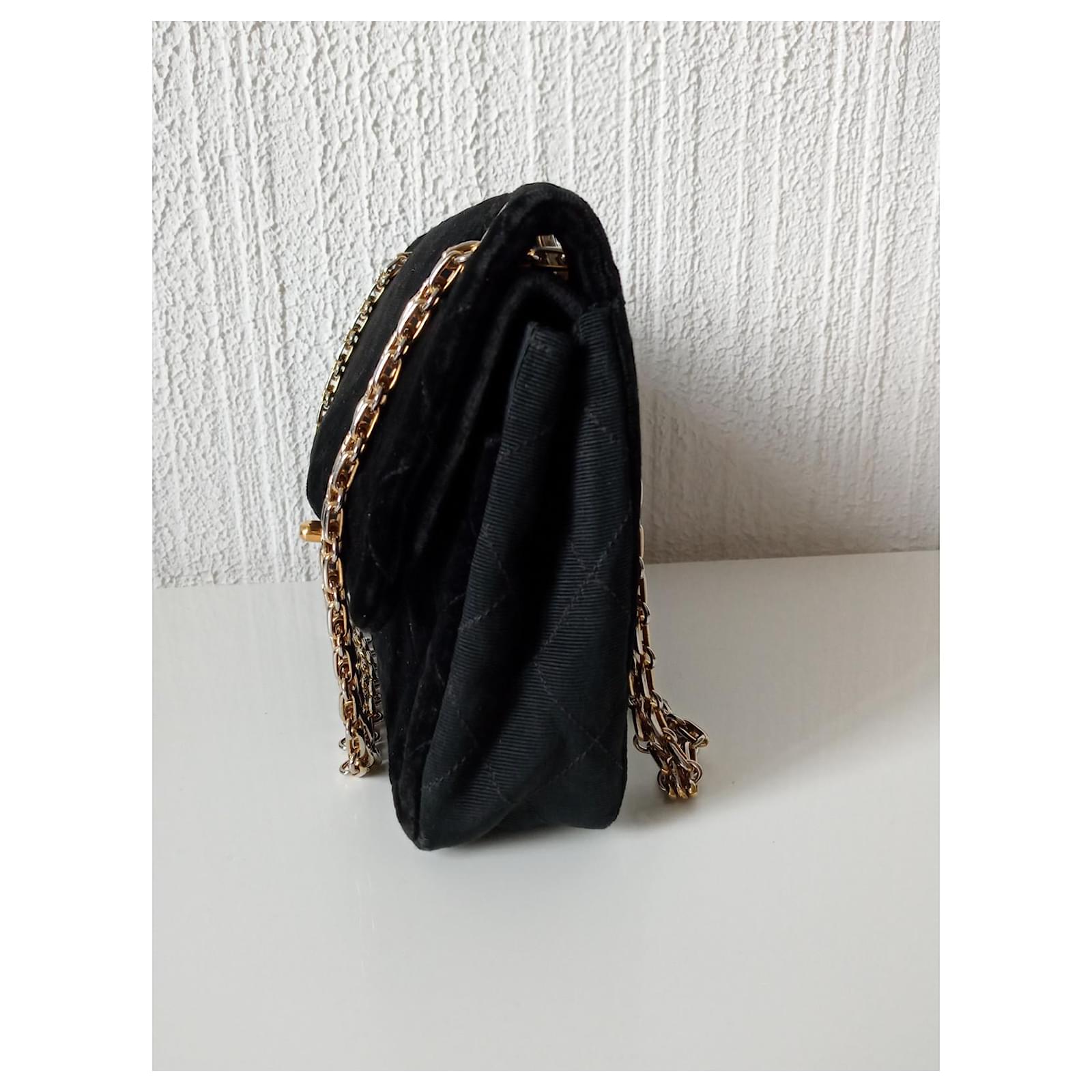 Chanel Vintage Classique bag in black velvet