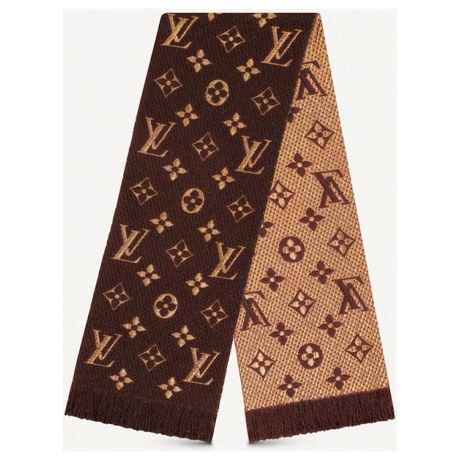 Louis Vuitton Logomania Shine brown gold scarf Golden Dark brown Silk Wool  ref.427963 - Joli Closet