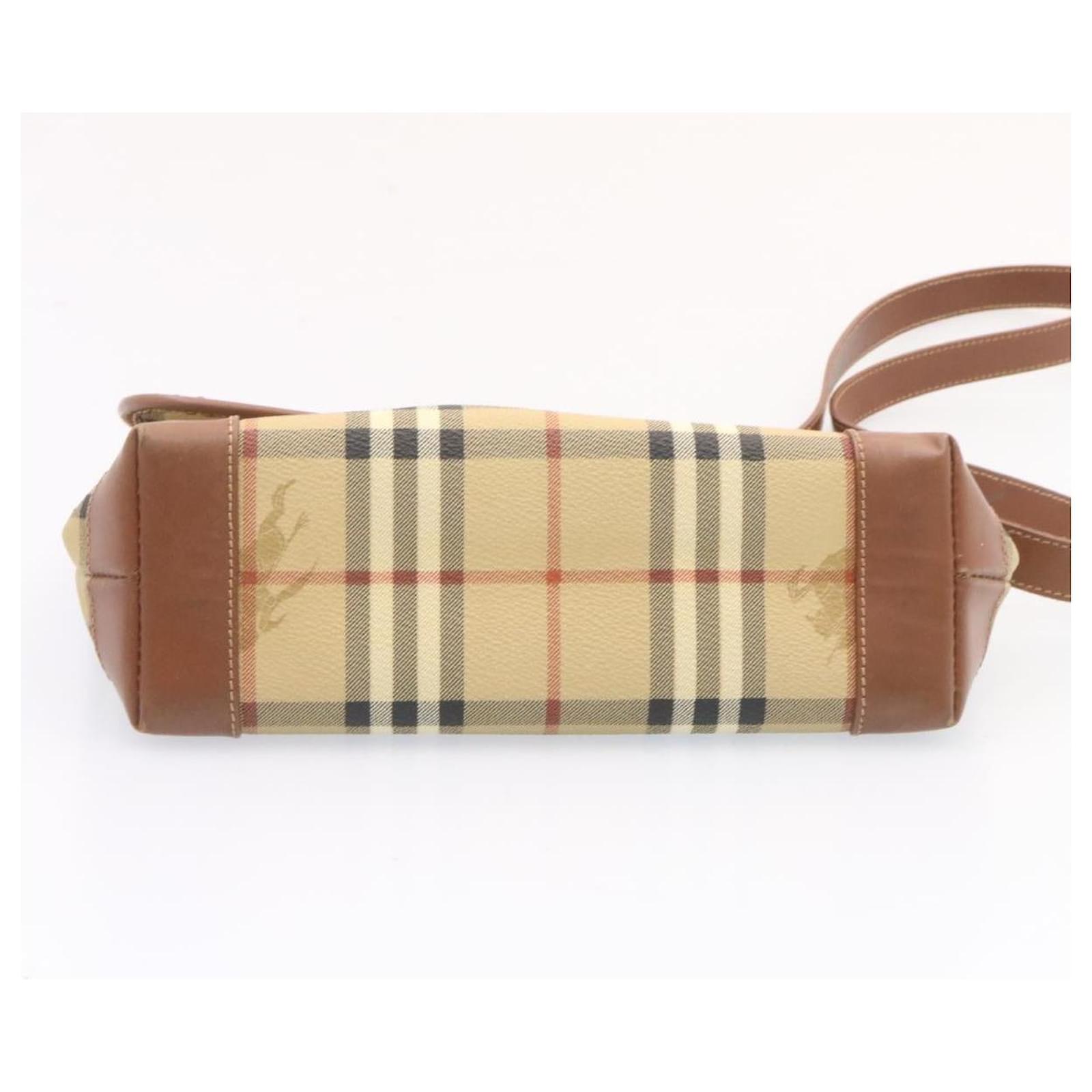 Burberry Shoulder bag Beige Cloth ref.429921 Joli Closet