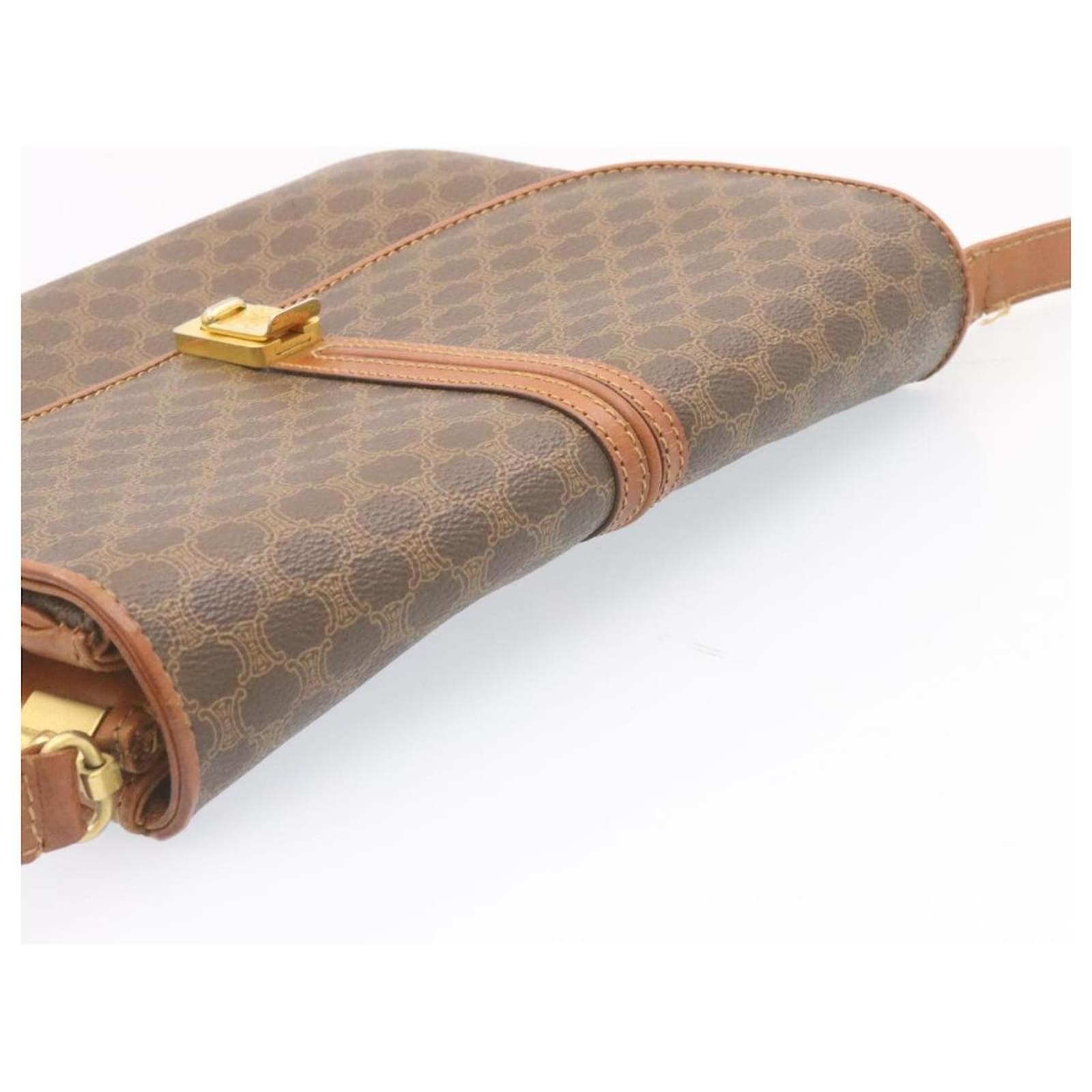 Céline CELINE Macadam Canvas Shoulder Bag PVC Leather Brown Auth ar9832  ref.982547 - Joli Closet