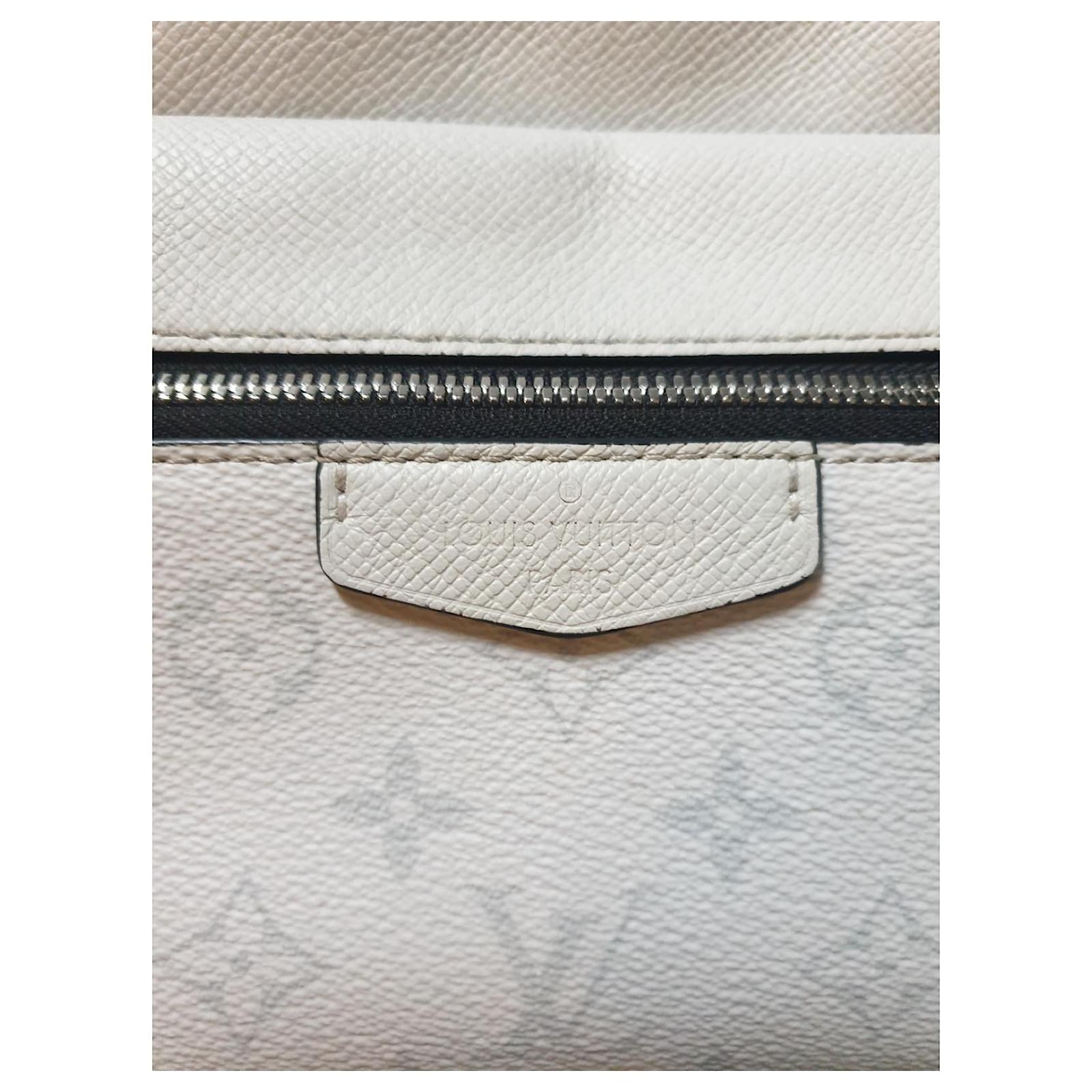 Louis Vuitton Sacoches Cuir Gris ref.432965 - Joli Closet