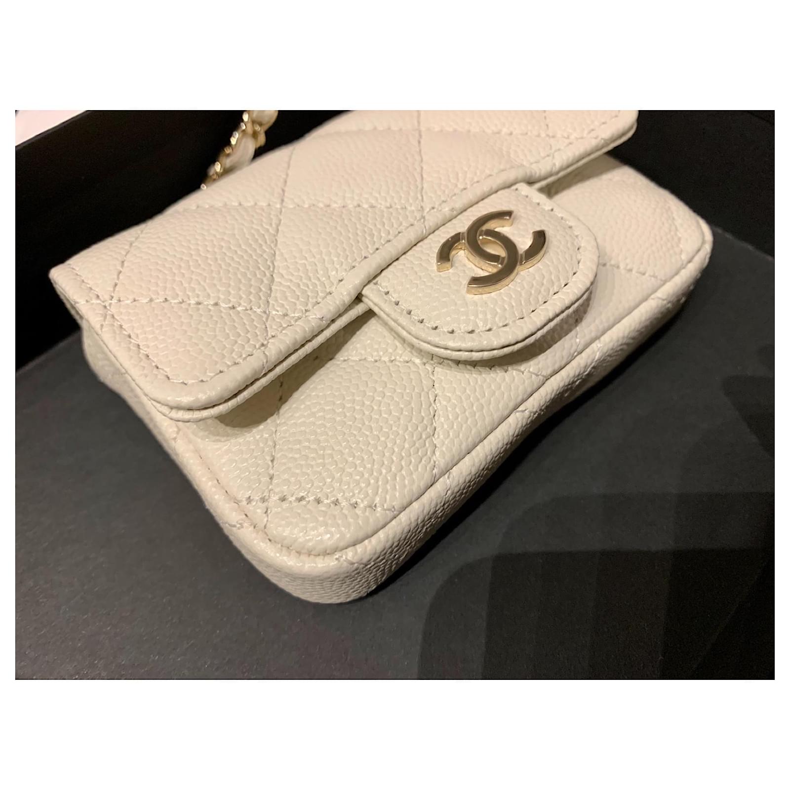 Chanel Classic mini belt bag Eggshell Leather ref.433179 - Joli Closet