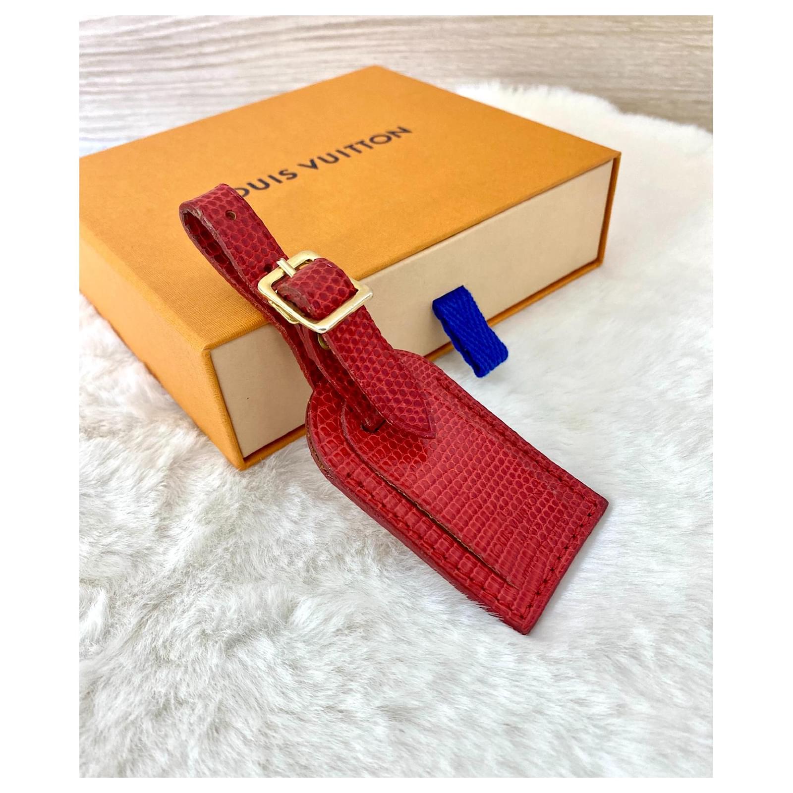 Louis Vuitton bag charm / luggage bag tag Red Exotic leather ref.434181 -  Joli Closet