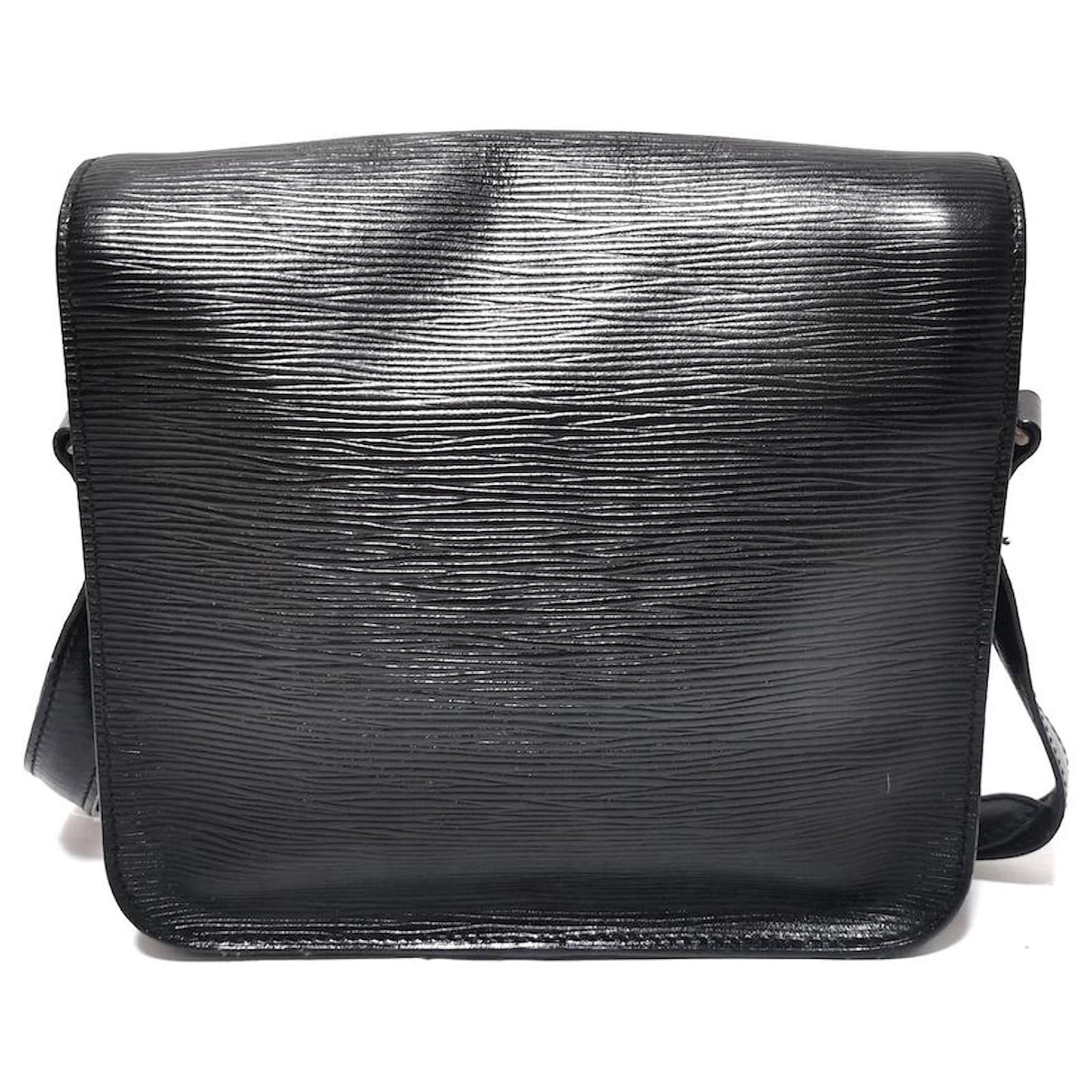 Louis Vuitton Black Epi Leather Noir Cartouchiere Crossbody Bag ref.400463  - Joli Closet