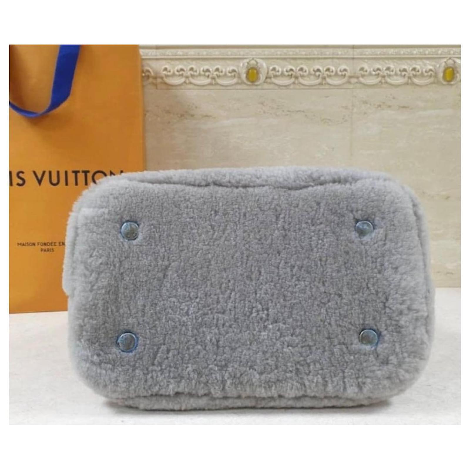 LOUIS VUITTON Shearling Pulsion Lockit Grey 54519