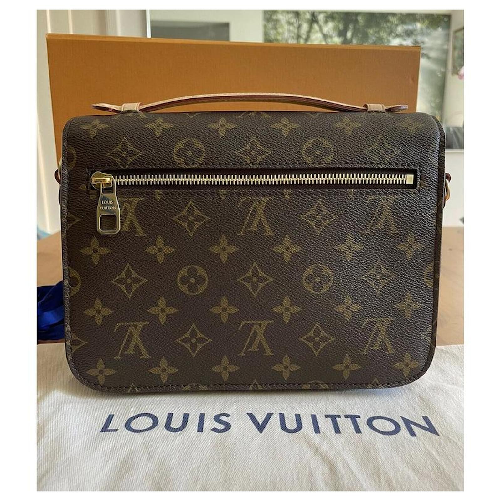 Louis Vuitton Pochette Metis monogram Brown Leather ref.438245 - Joli ...
