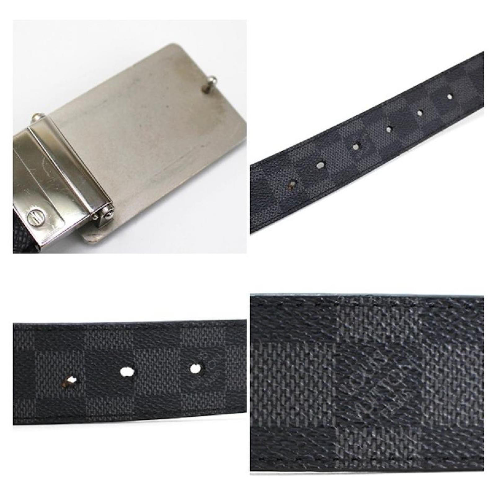 Louis Vuitton ceinture LV initial Grey Cloth ref.563294 - Joli Closet