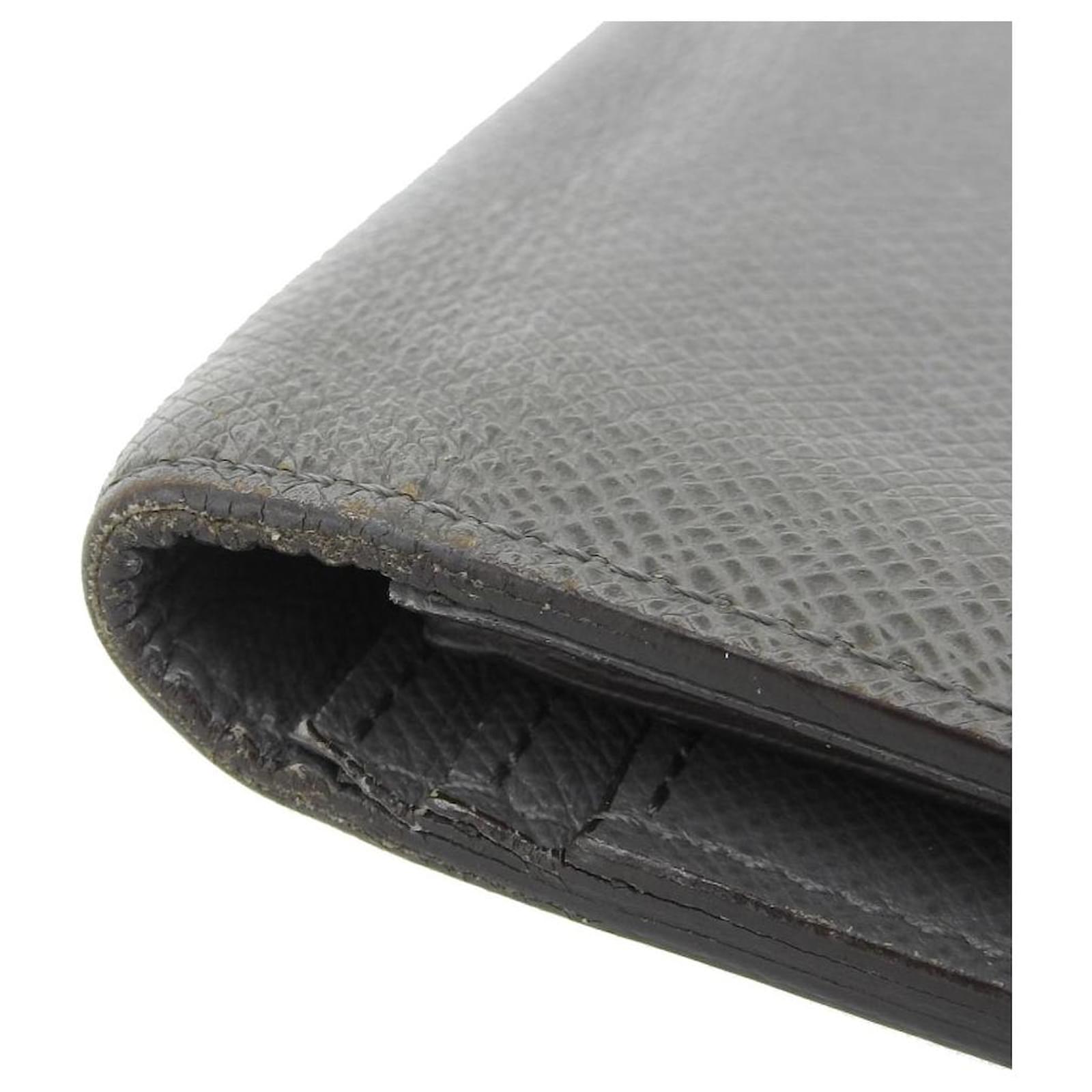 Used] LOUIS VUITTON Taiga Portofeuil Brother Bi-fold wallet Glacier Grey  Leather ref.439213 - Joli Closet