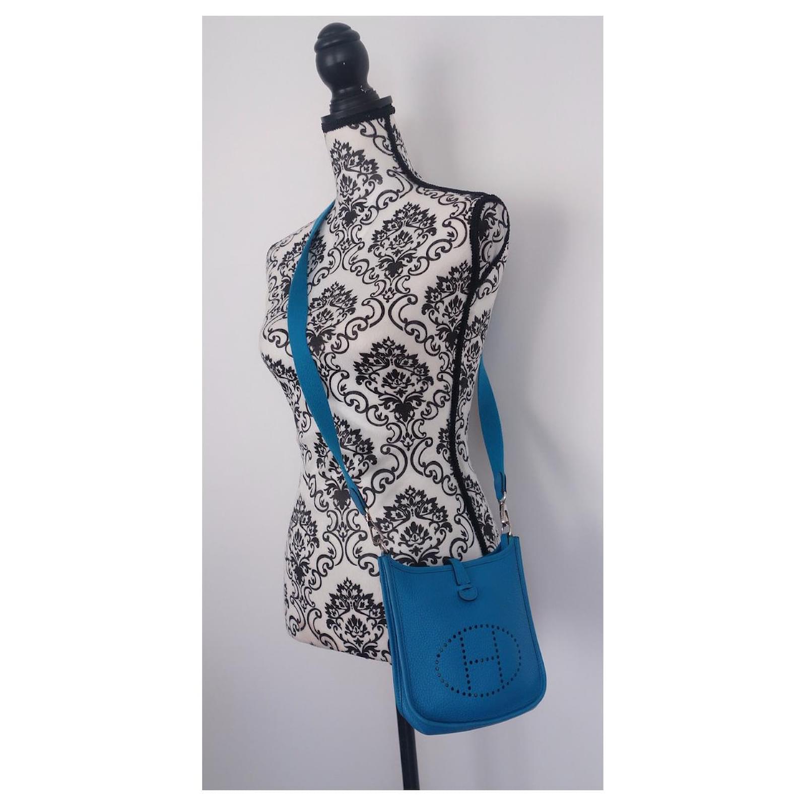 Hermès Mini Evelyne blue bag Leather ref.439367 - Joli Closet