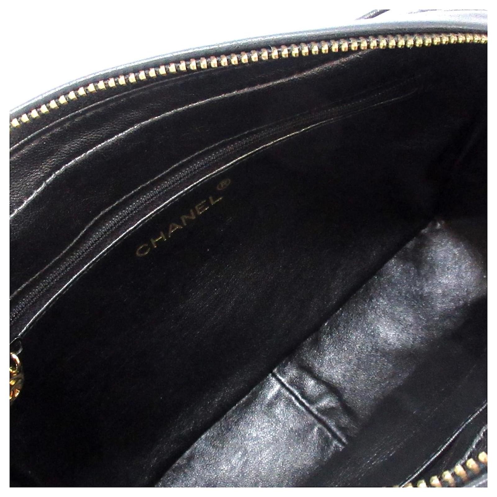 Chanel Matrasse Black Leather ref.442732 - Joli Closet