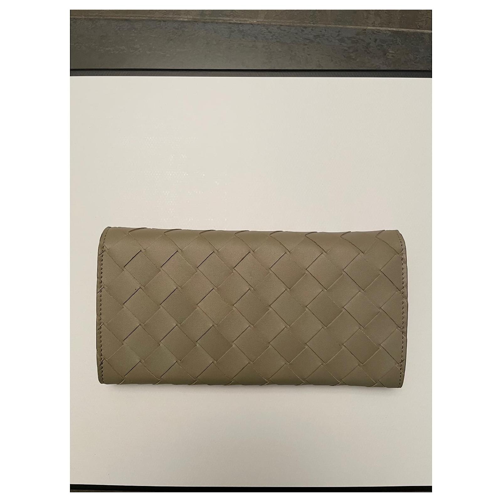 Bottega Wallets Taupe Leather ref.442828 Joli Closet