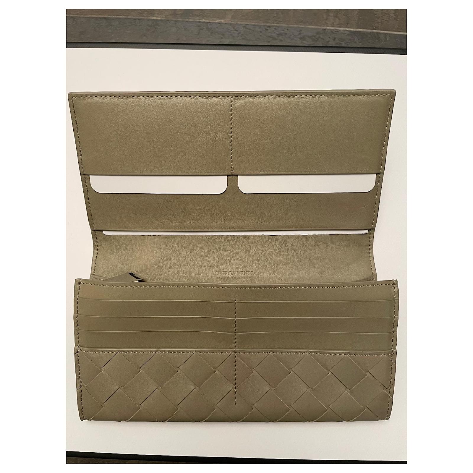 Bottega Wallets Taupe Leather ref.442828 Joli Closet