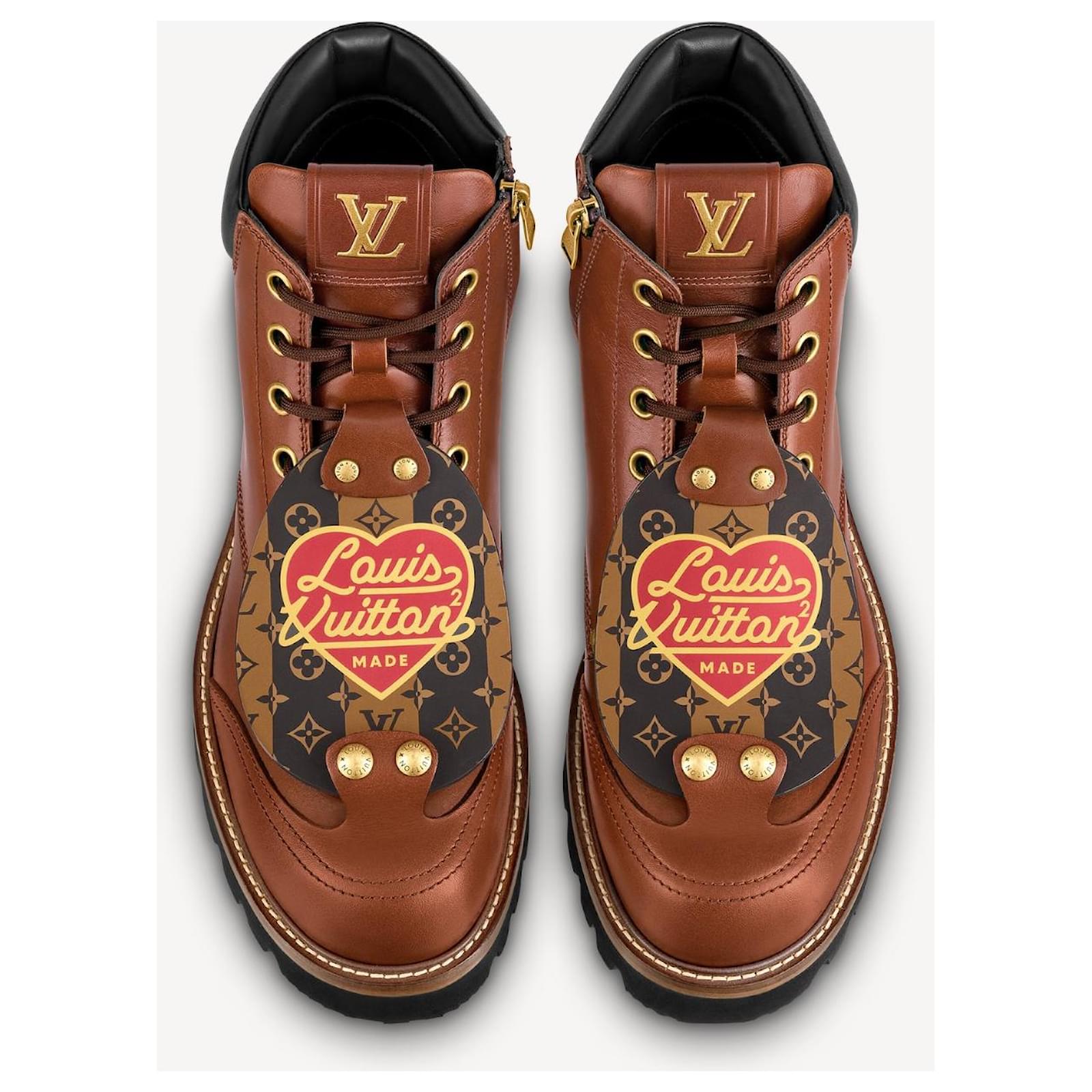 Boots oberkampf en cuir Louis Vuitton Beige taille 9 UK en Cuir