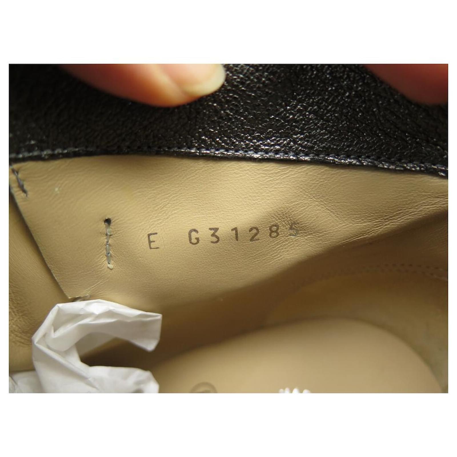 NEW CHANEL SHOES ANKLE BOOTS TIMELESS G CLASP31285 38 CC BOOTS LOGO Grey  Leather ref.444469 - Joli Closet