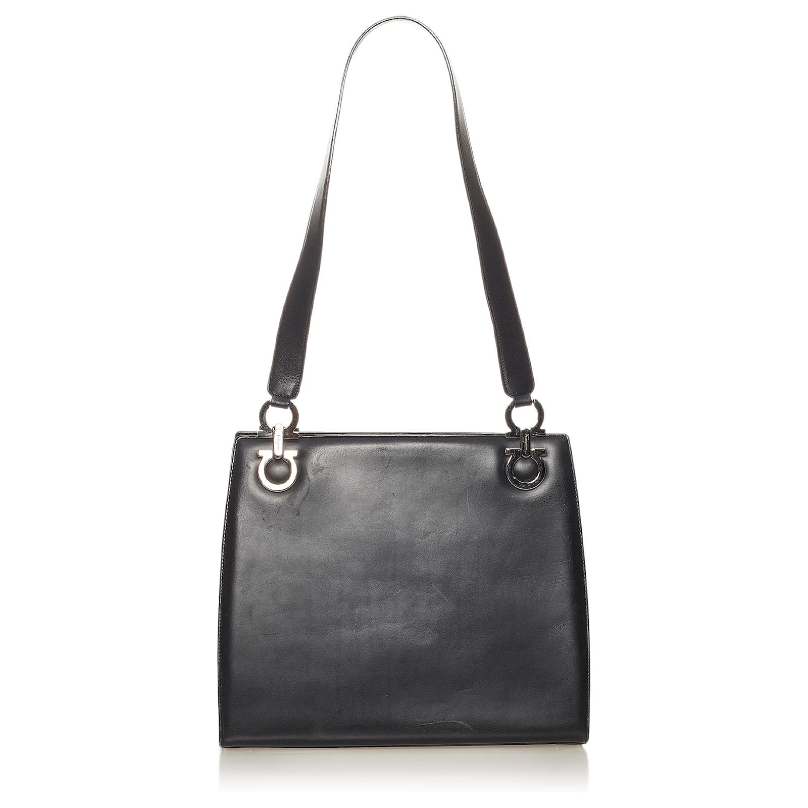 ショルダーバッグ・ポシェット Salvatore Ferragamo Black Leather Shoulder Bag Ferragamo Black Leather Shoulder Bag - J'adore Fashion Boutique