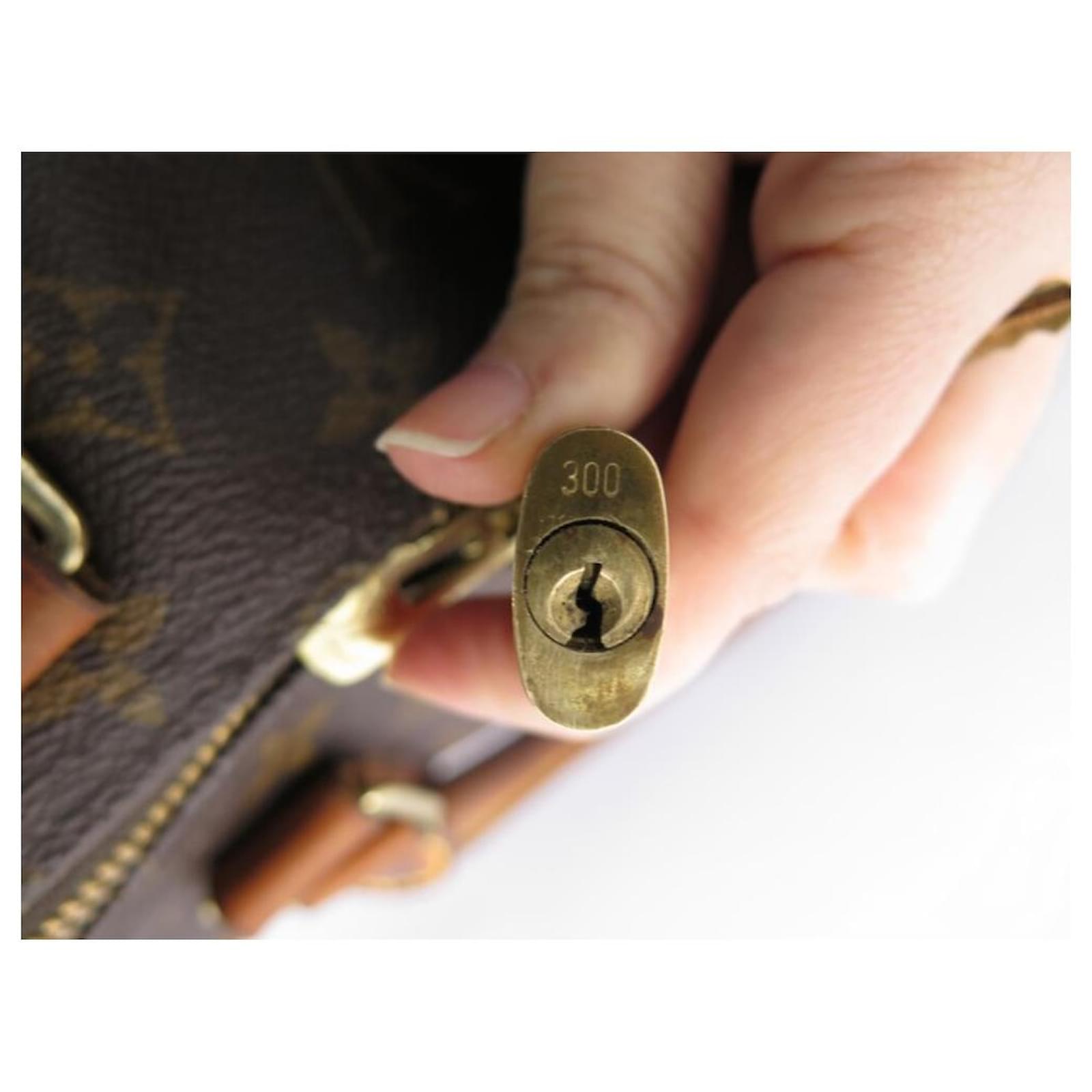 Louis Vuitton Keepall Travel Bag 55 LV BAG MONOGRAM CANVAS SHOULDER STRAP  Brown Leather ref.447782 - Joli Closet