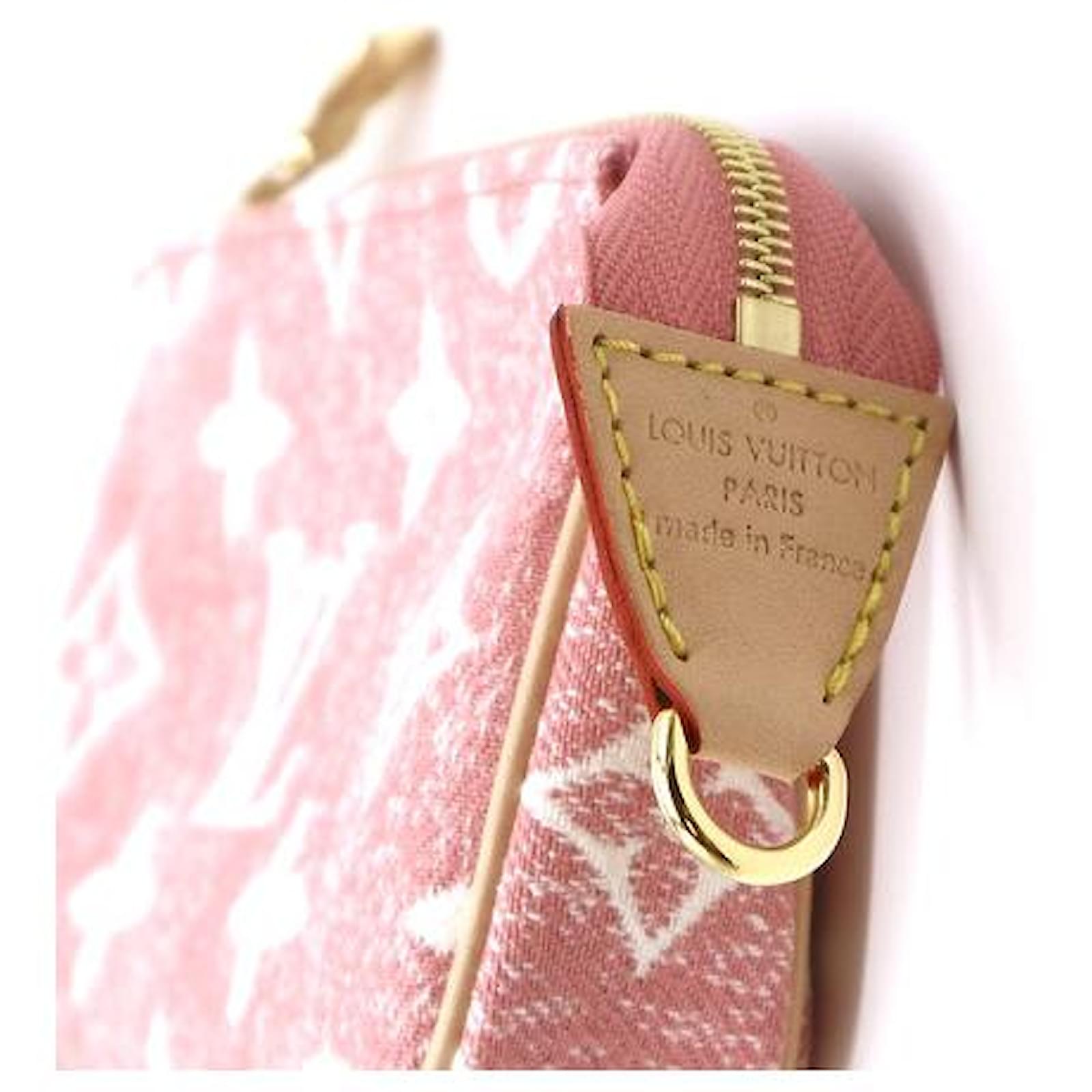 Louis Vuitton Pochette Accessoires Micro Pink Denim Fabric Leather  ref.448864 - Joli Closet