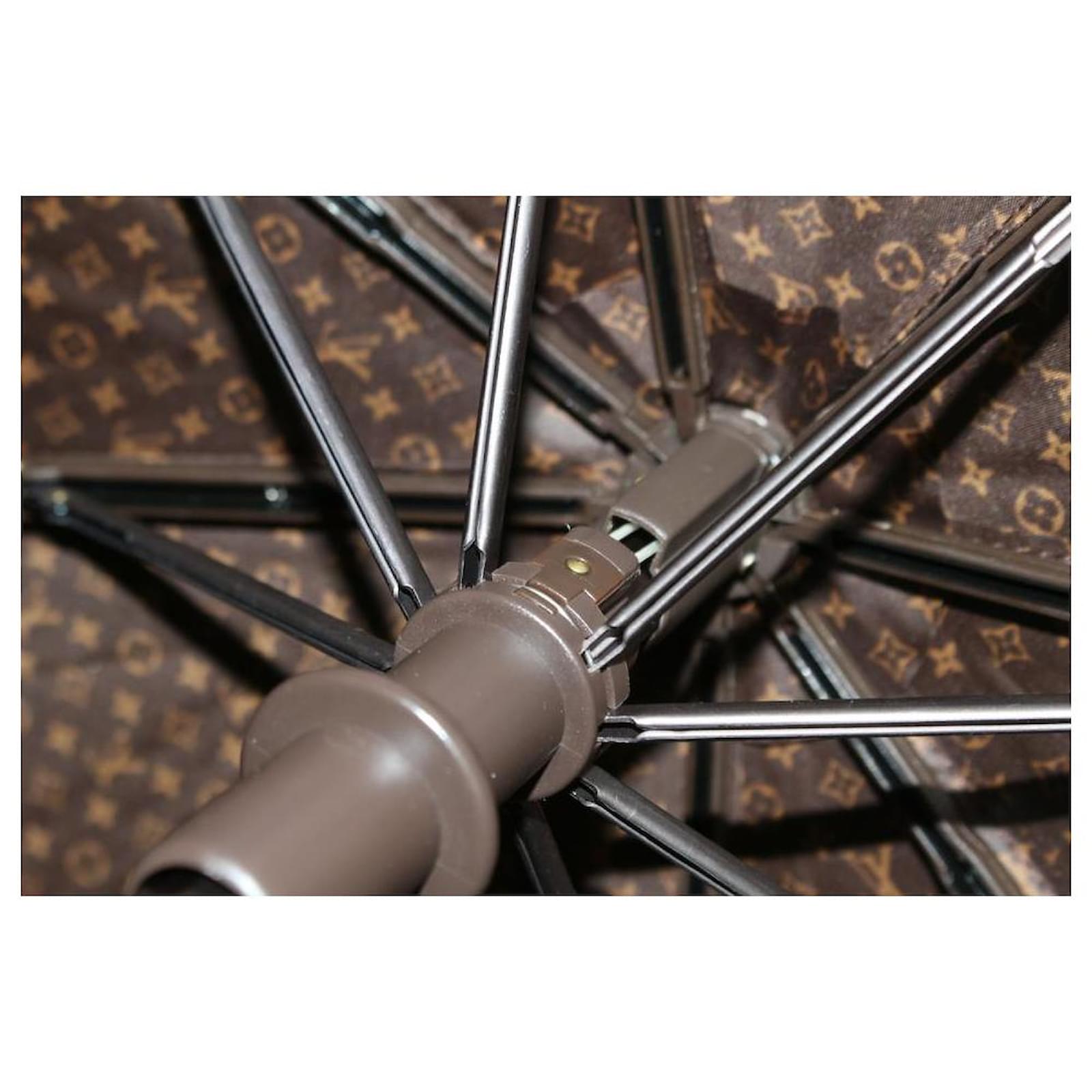 Louis Vuitton Monogram Ondees Compact Umbrella Louis Vuitton | The Luxury  Closet