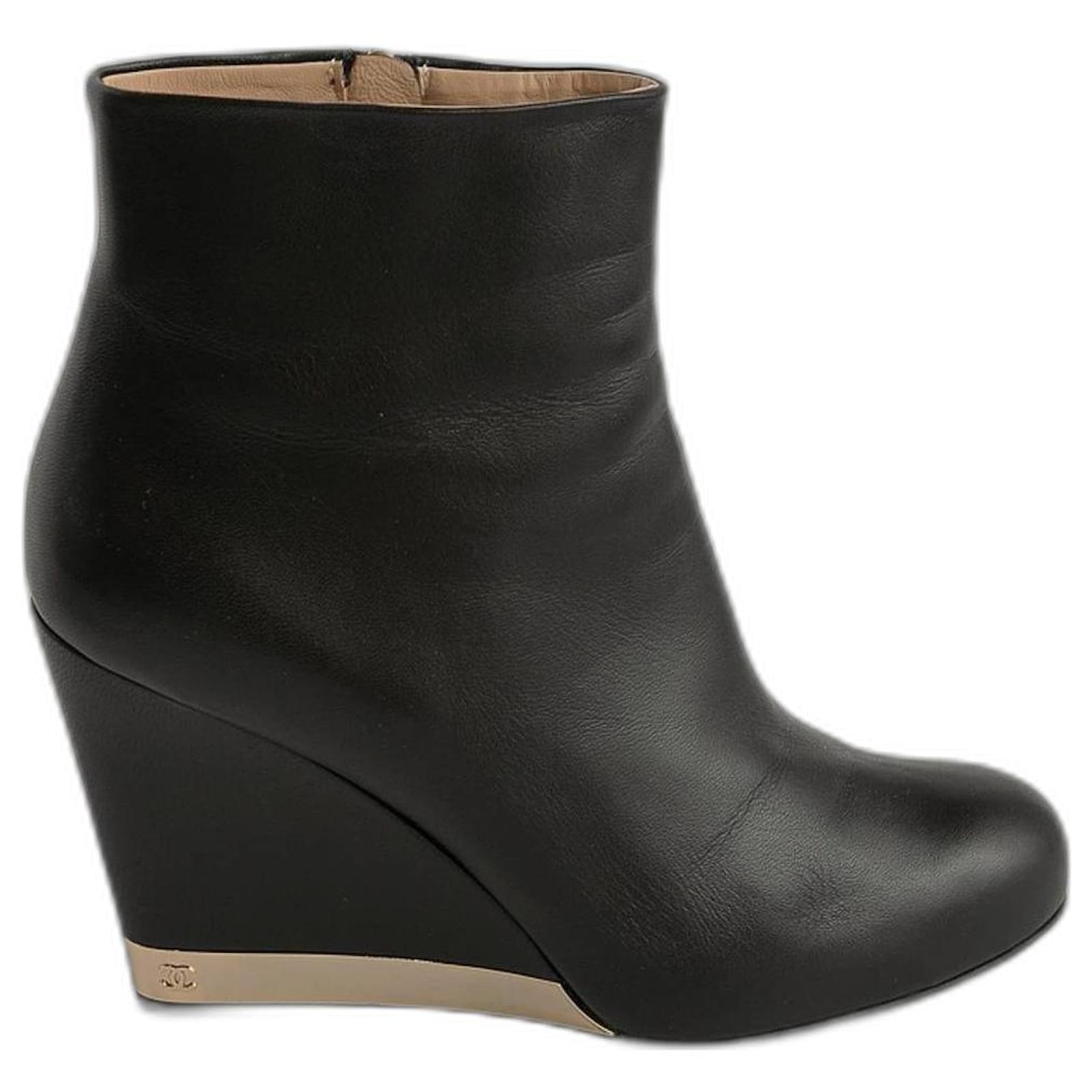 Chanel Booties Black ref.451466 - Joli Closet