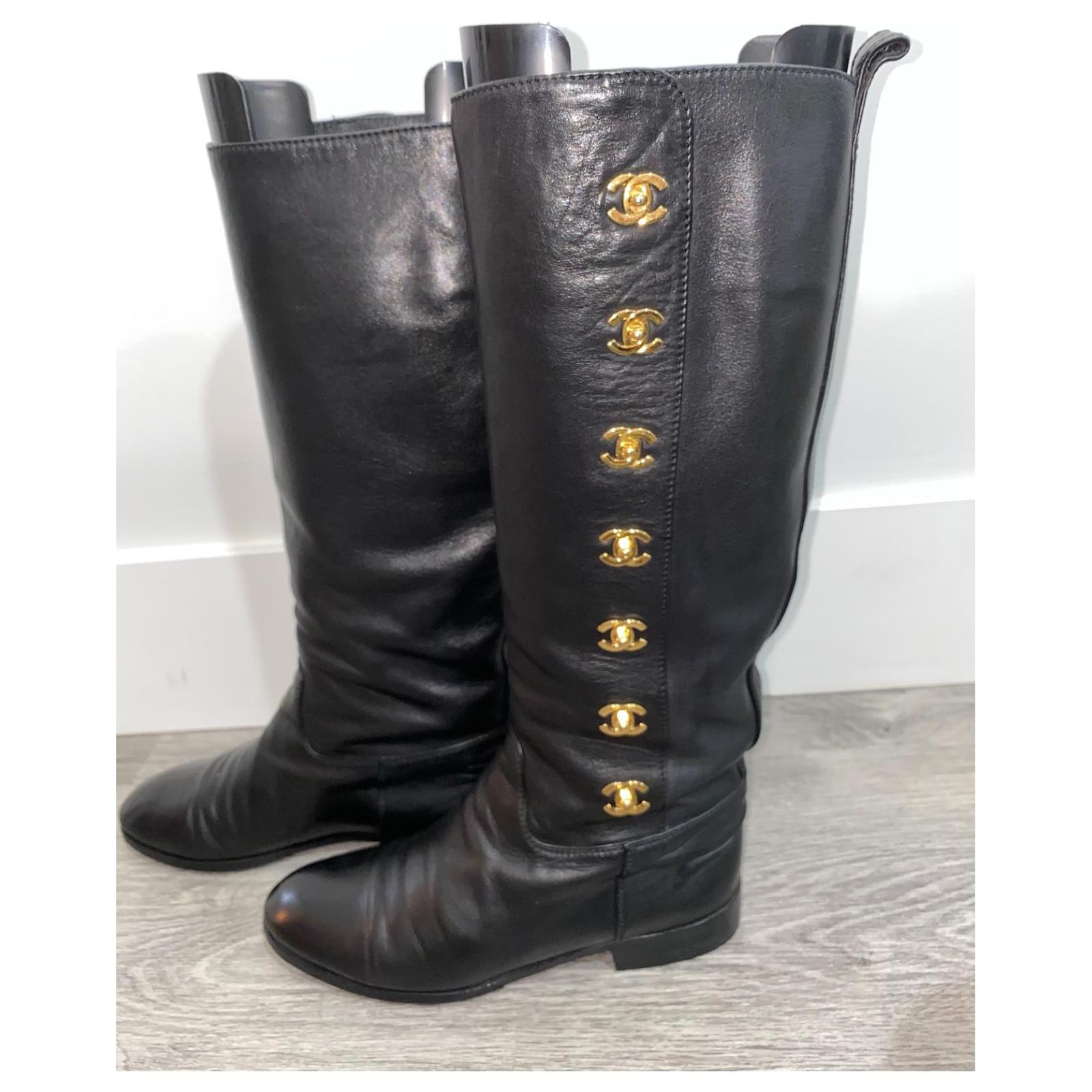 Chanel Boots Black Gold hardware Leather ref.455498 - Joli Closet