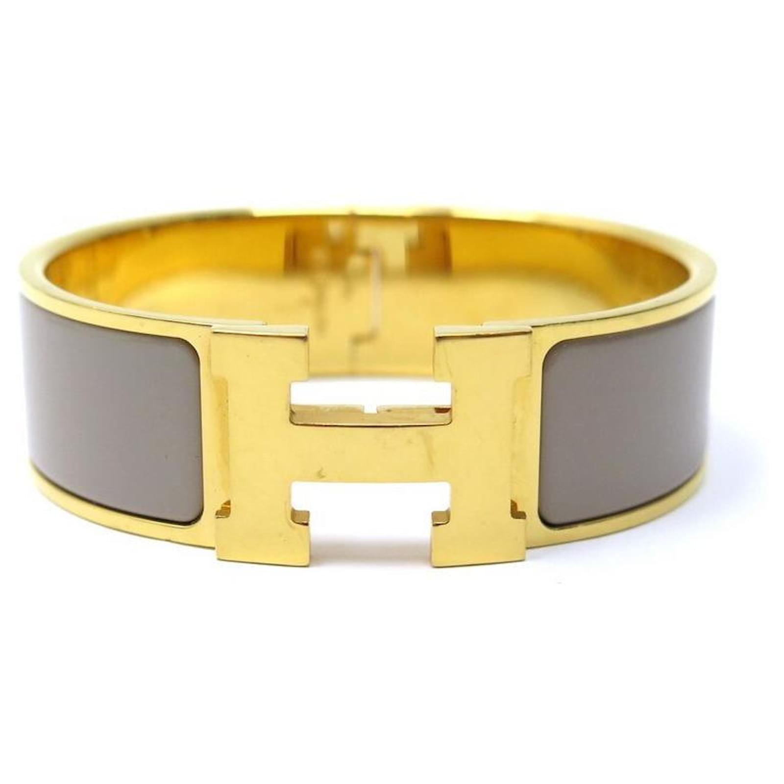 Hermès HERMES CLIC CLAC H H BRACELET300001F19GM T19 IN TAUPE ENAMEL AND ...